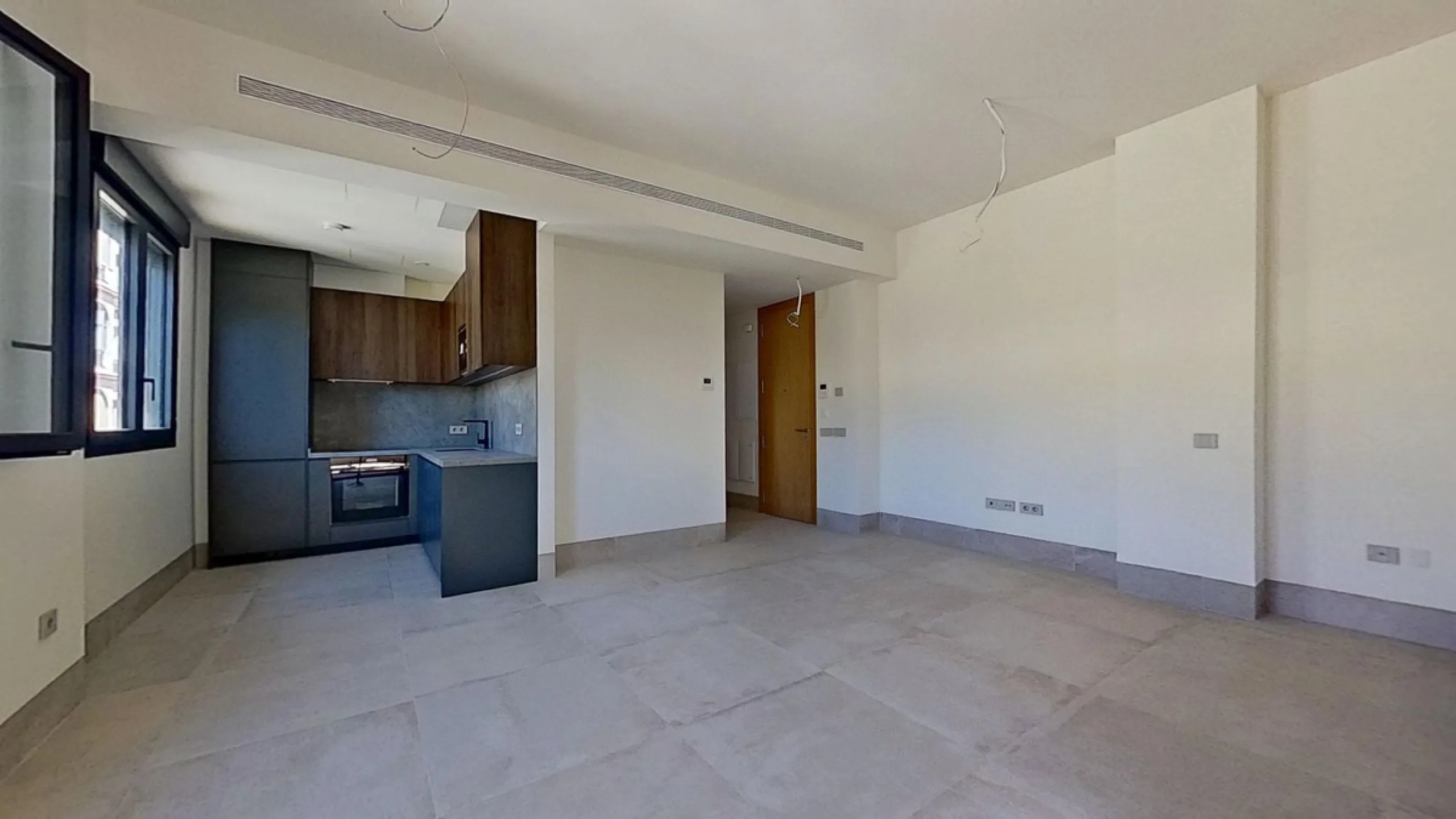 This stunning and luxurious new-build apartment boasts nearly 90 m² of living space.