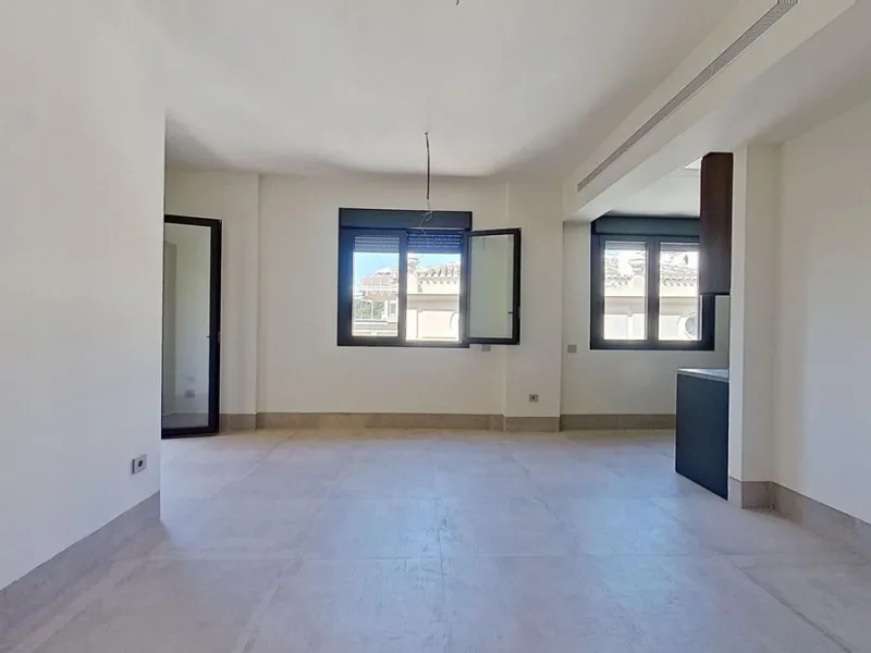 This stunning and luxurious new-build apartment boasts nearly 90 m² of living space.