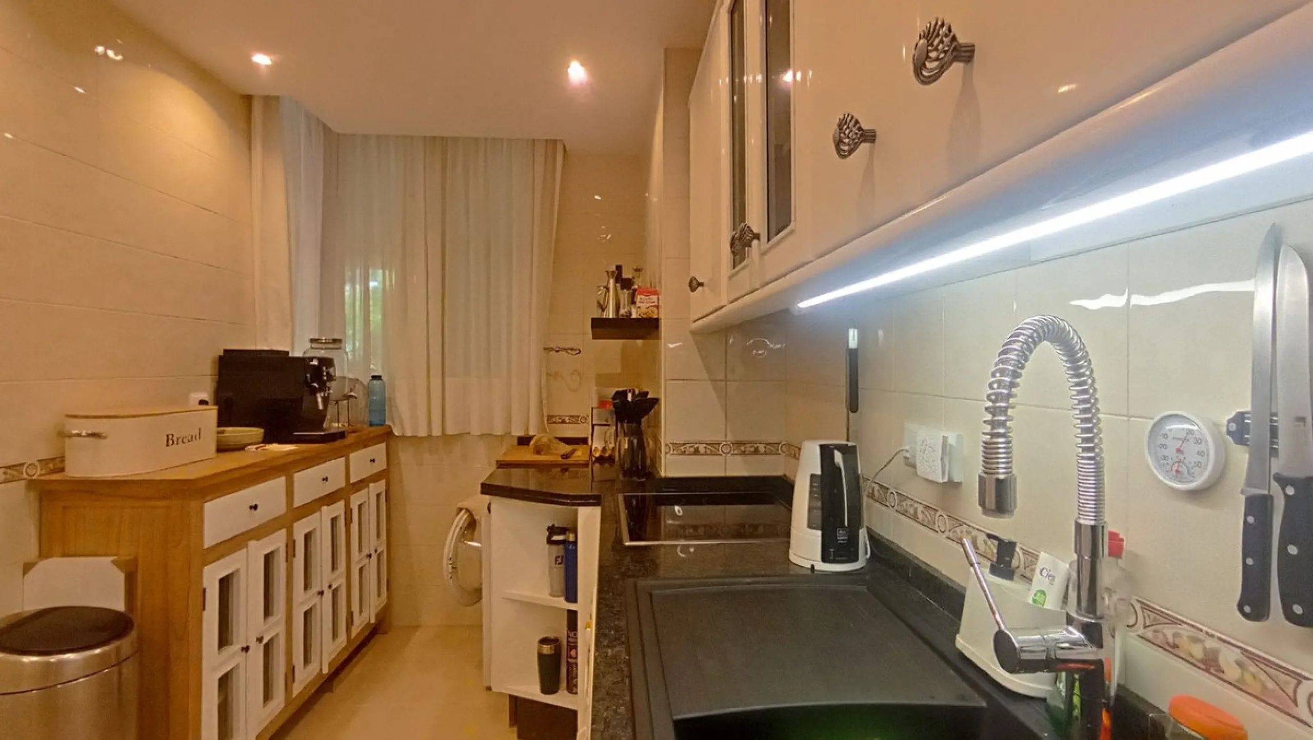 Stunning terraces with sea and mountain views. Over 60 square meters of covered and uncovered terraces. Immaculate two-story penthouse. Built-in interior staircase provides access to the upper level. The ground floor comprises two bedrooms and two full ba
