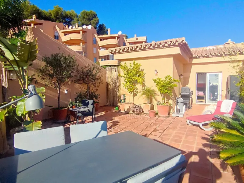 Stunning terraces with sea and mountain views. Over 60 square meters of covered and uncovered terraces. Immaculate two-story penthouse. Built-in interior staircase provides access to the upper level. The ground floor comprises two bedrooms and two full ba