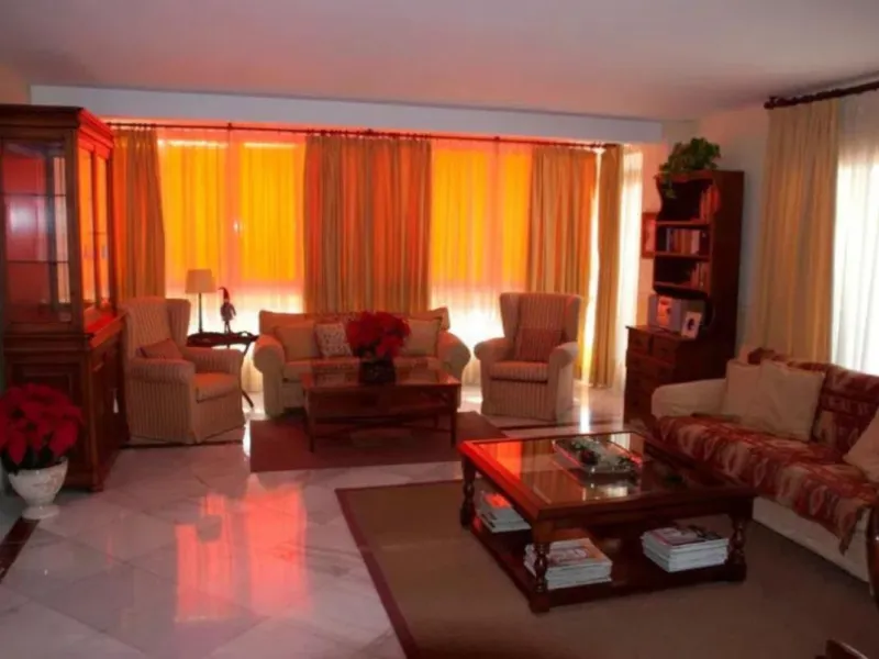 Middle Floor Apartment, Marbella, Costa del Sol.