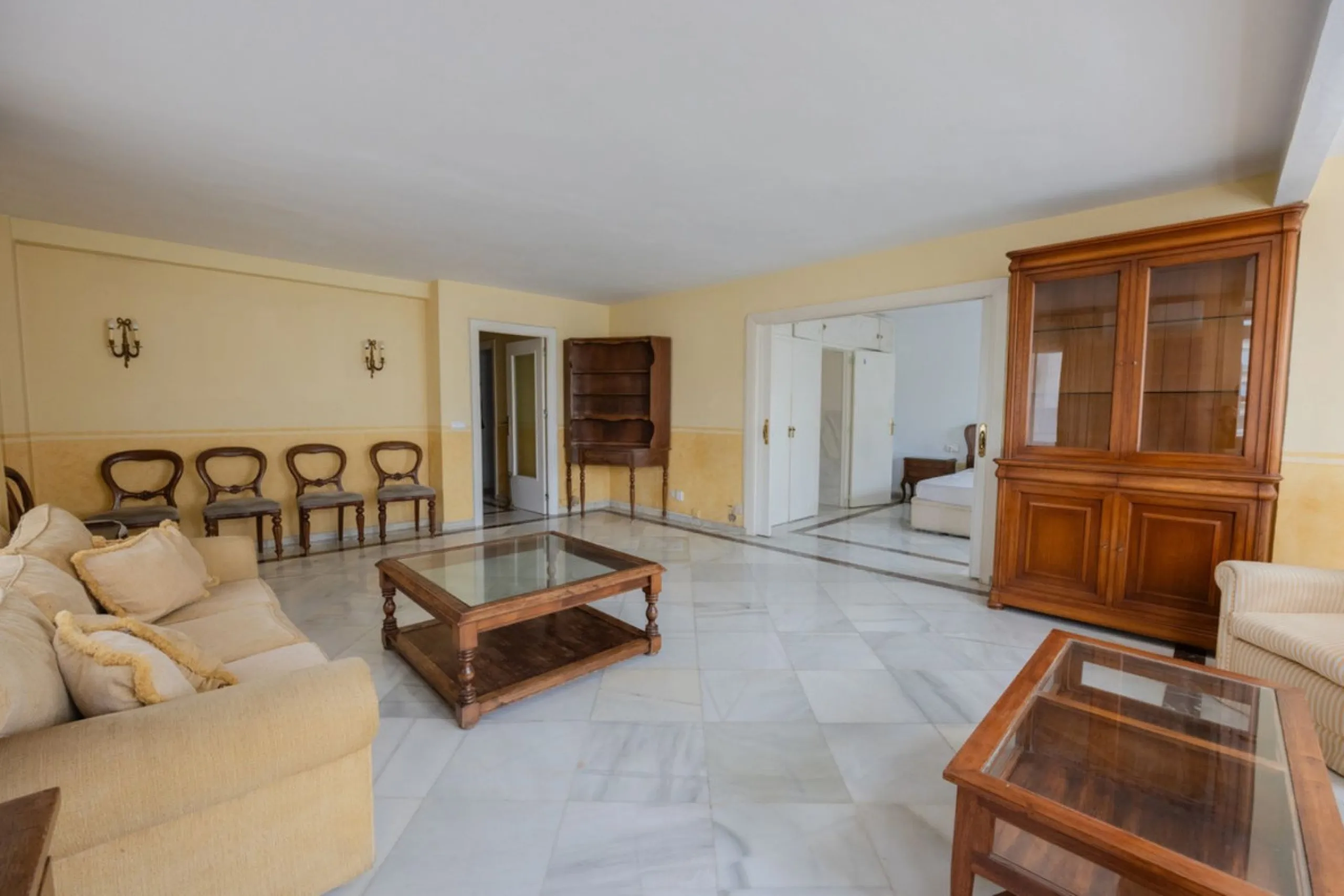 Middle Floor Apartment, Marbella, Costa del Sol.