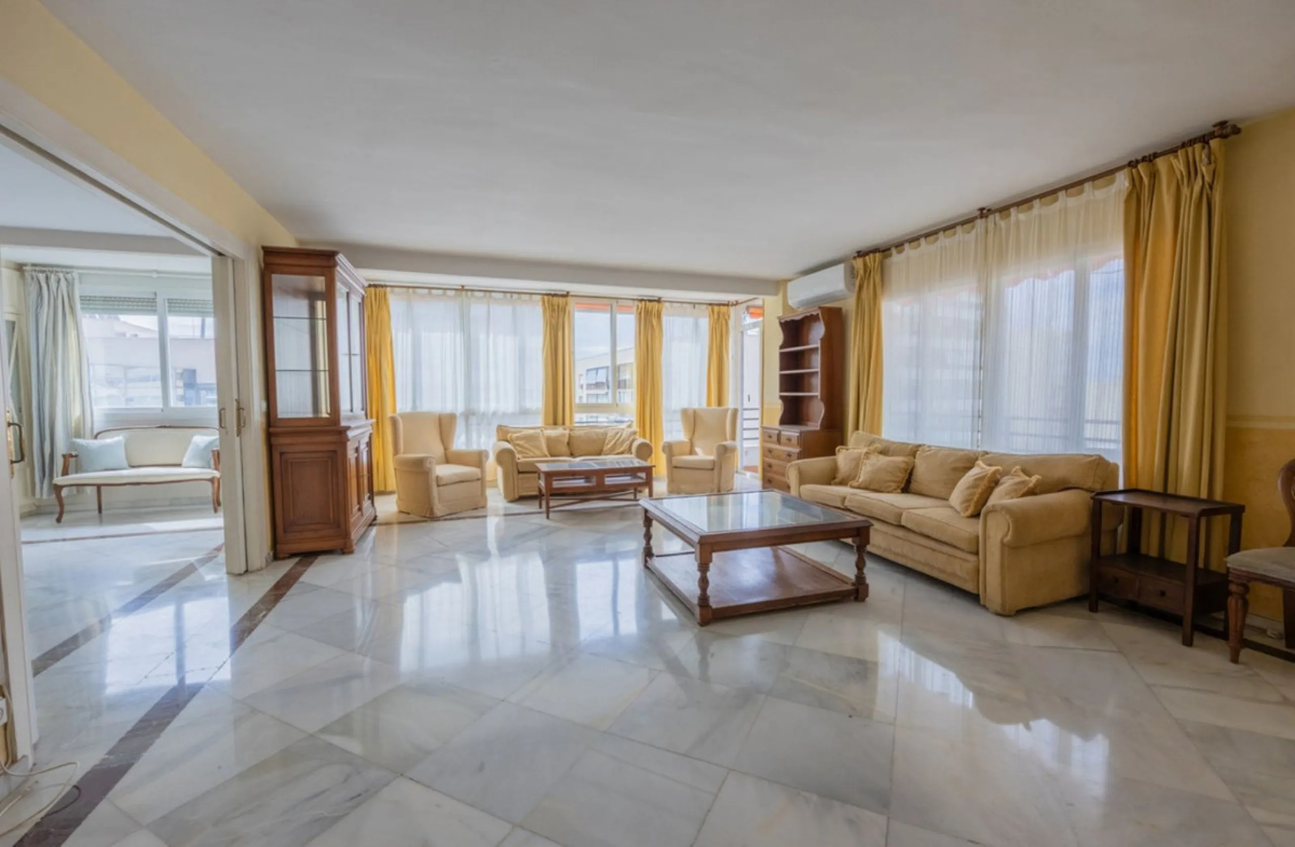 Middle Floor Apartment, Marbella, Costa del Sol.