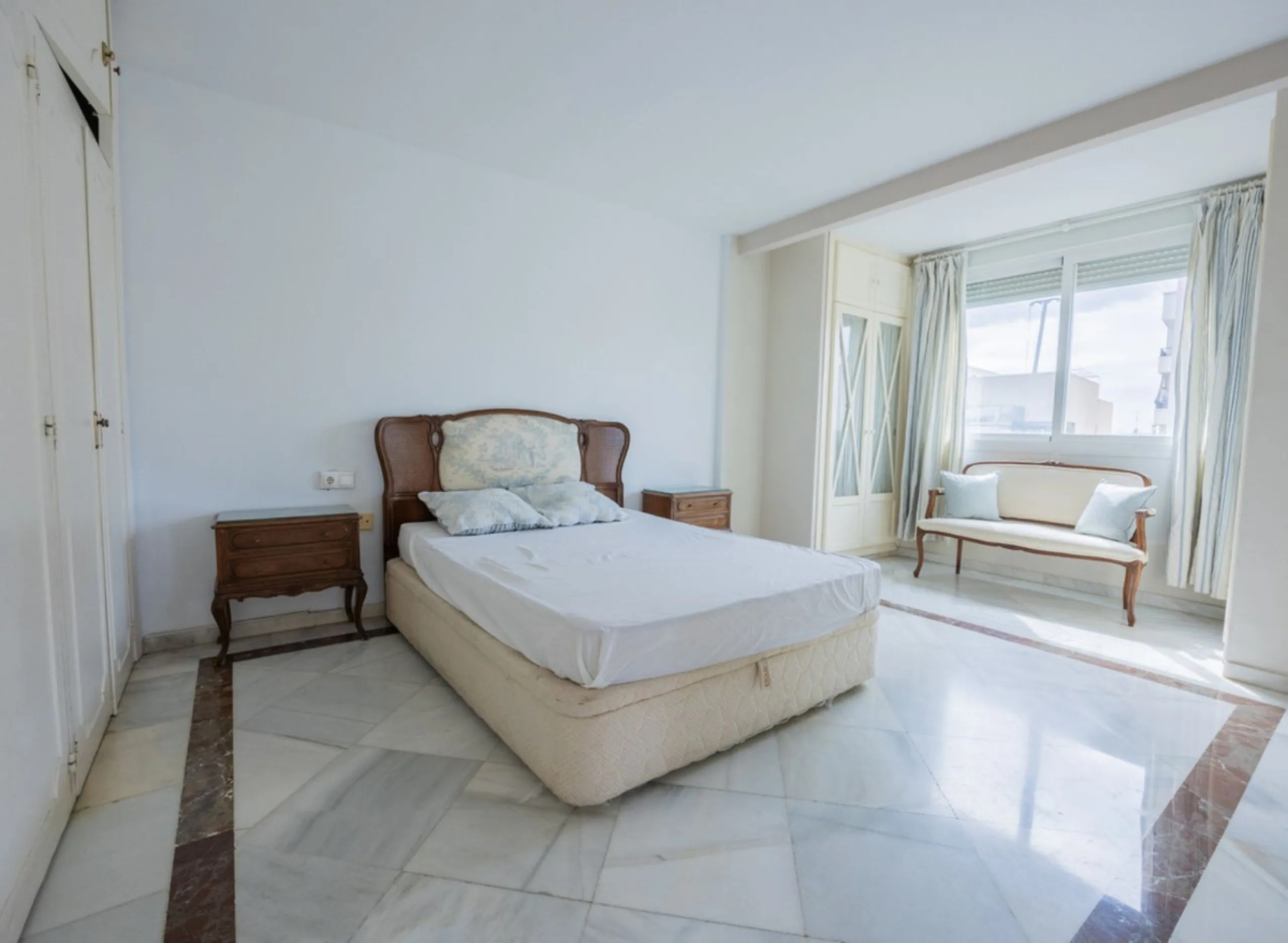 Middle Floor Apartment, Marbella, Costa del Sol.