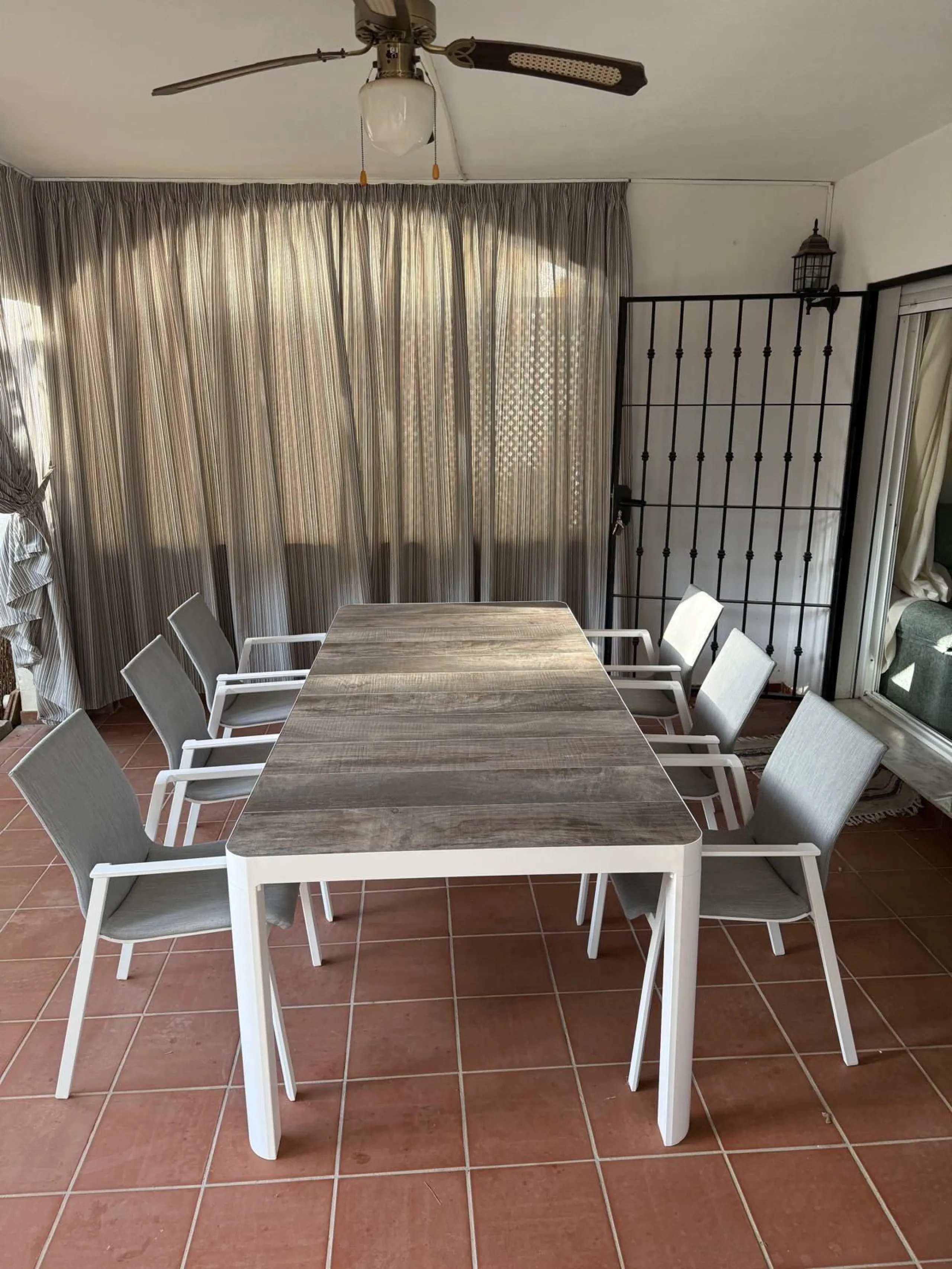 For sale apartment in the "Dama de Noche" complex, located on the ground floor with an underground parking space. It features two bedrooms, two bathrooms, a living room, a large terrace, and a private garden belonging to the apartment.