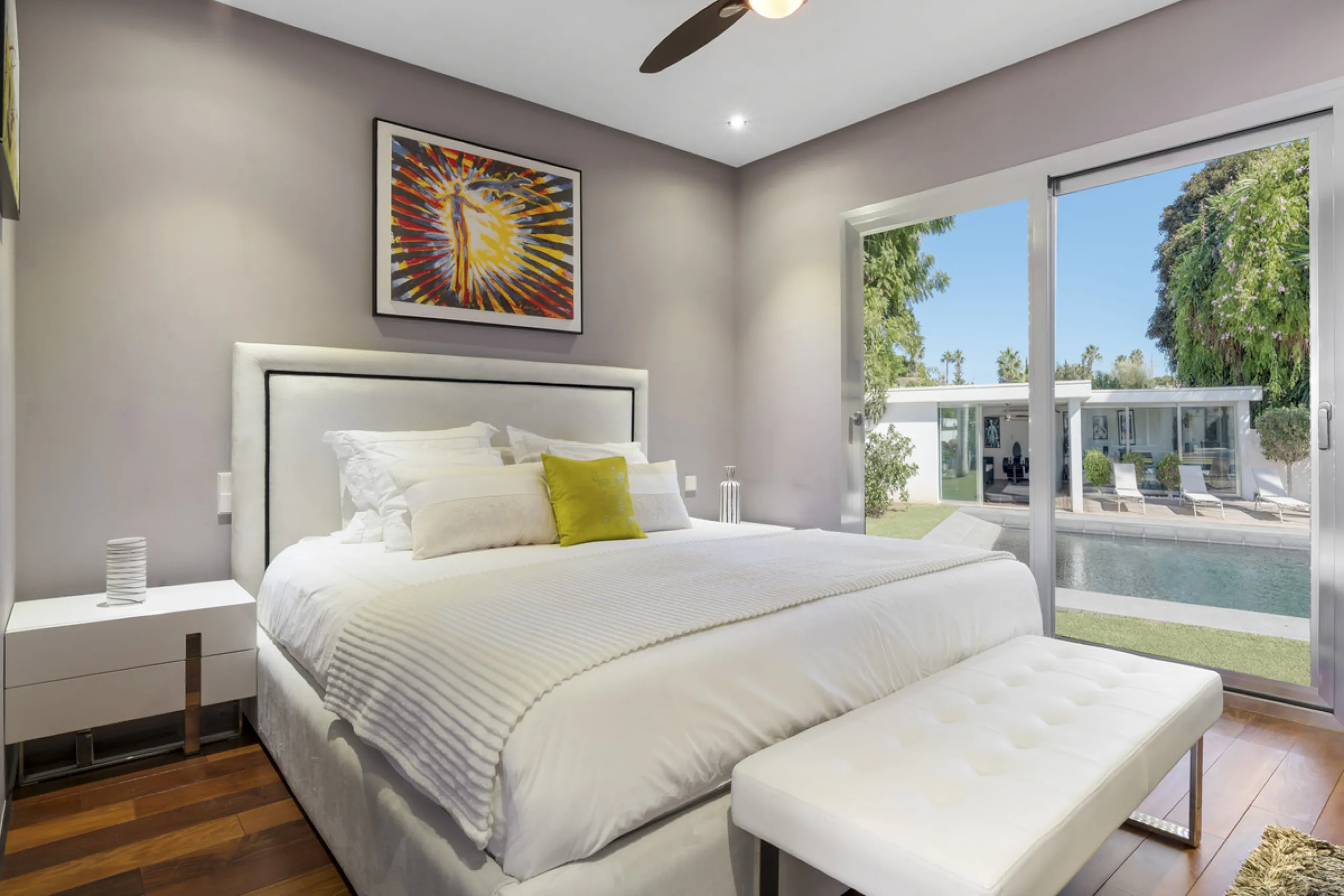Ideally located in the heart of Nueva Andalucía, this elegant contemporary villa combines modern design, Mediterranean charm, and a prime Marbella address. Within walking distance to Centro Plaza and Puerto Banús, the property enjoys one of the most conve