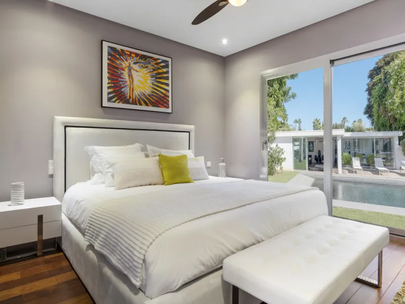 Ideally located in the heart of Nueva Andalucía, this elegant contemporary villa combines modern design, Mediterranean charm, and a prime Marbella address. Within walking distance to Centro Plaza and Puerto Banús, the property enjoys one of the most conve
