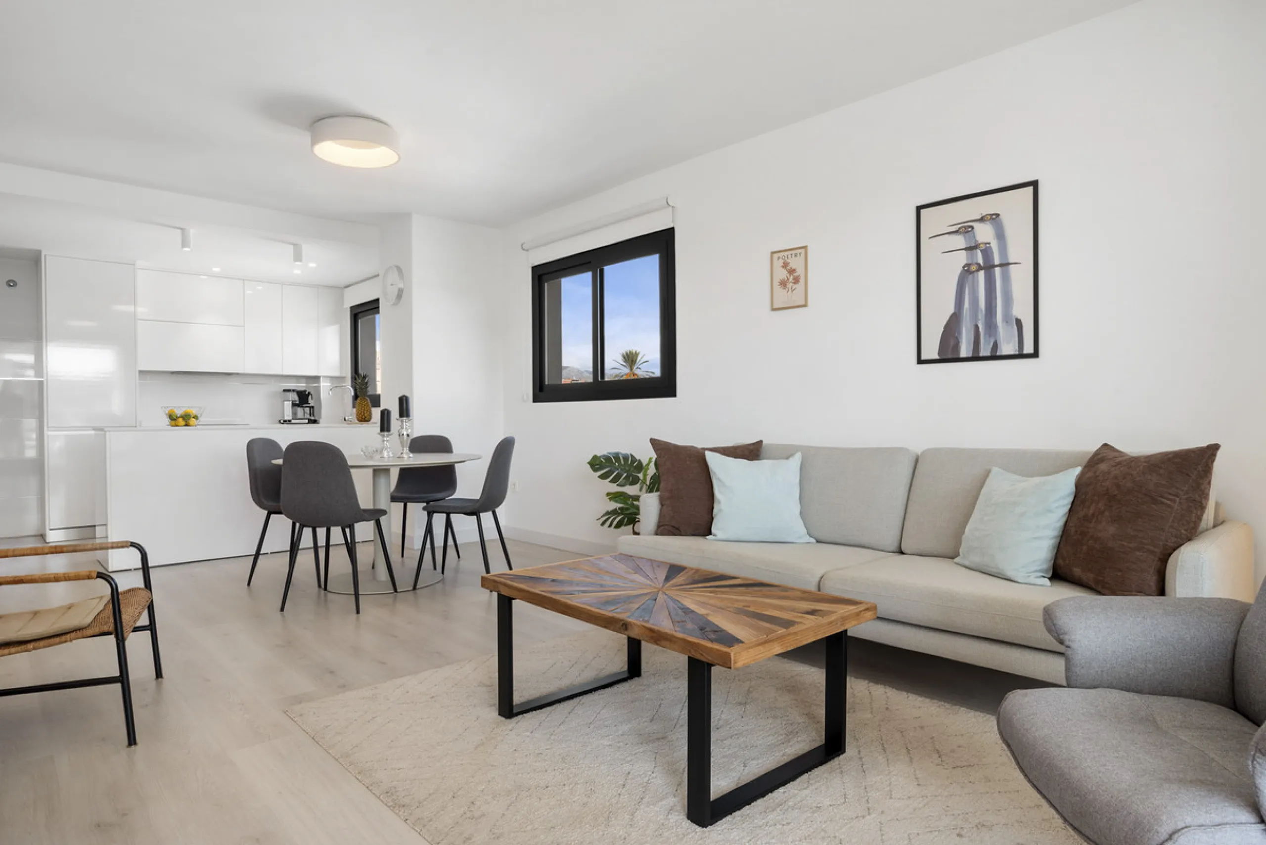 Apartment - Middle Floor Apartment в продаже в Mijas, Málaga. В доме 2 спален и 2 ванных комнат. Площадь дома 115 м²