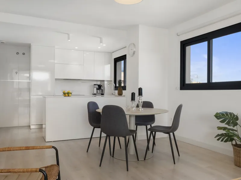 Apartment - Middle Floor Apartment в продаже в Mijas, Málaga. В доме 2 спален и 2 ванных комнат. Площадь дома 115 м²