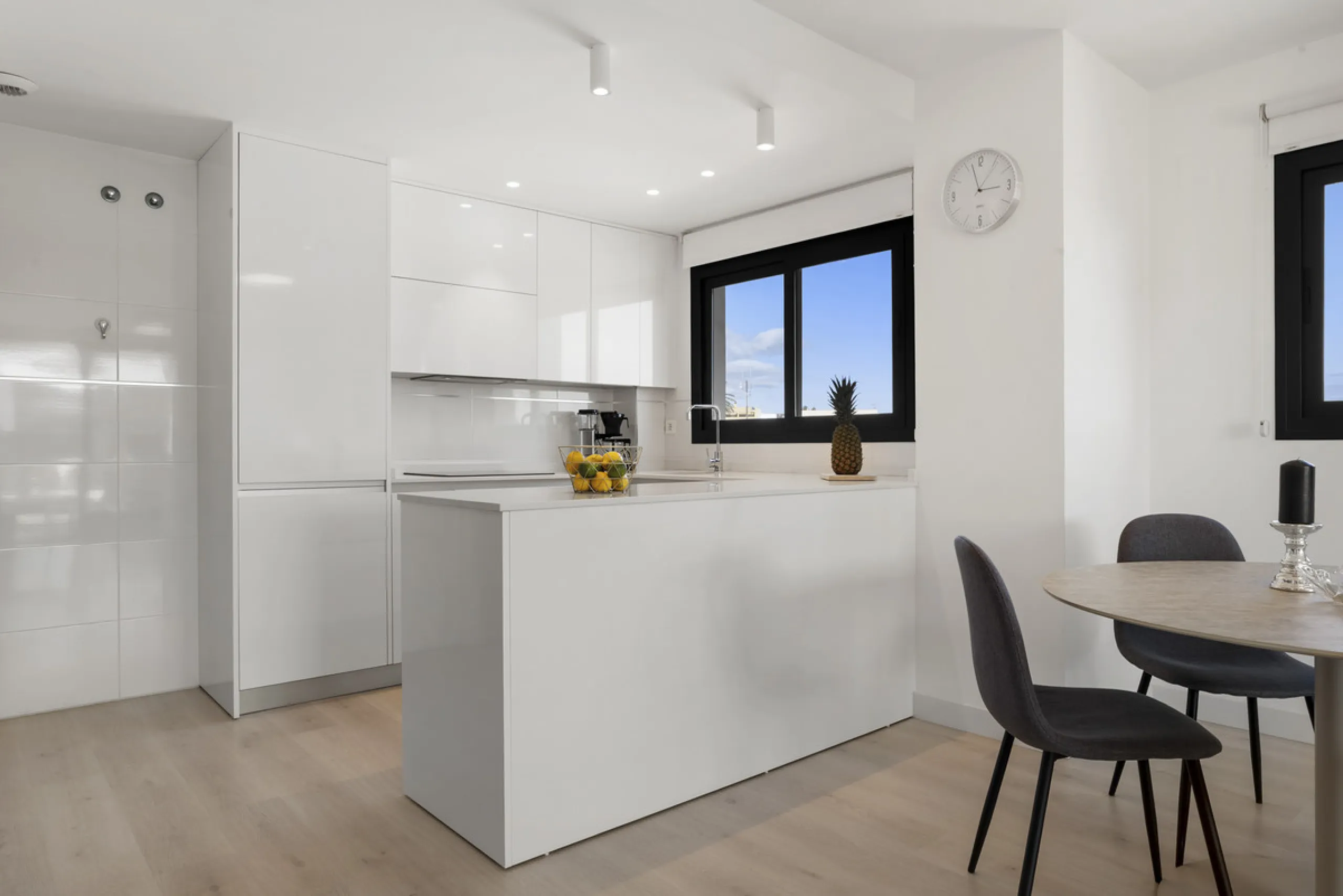 Apartment - Middle Floor Apartment в продаже в Mijas, Málaga. В доме 2 спален и 2 ванных комнат. Площадь дома 115 м²