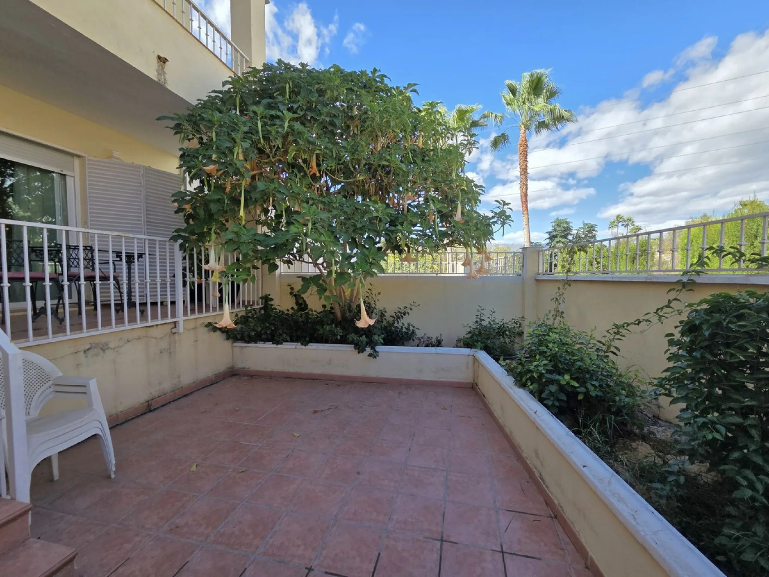 House - Townhouse в продаже в Marbella, Málaga. В доме 4 спален и 2 ванных комнат. Площадь дома 232 м²