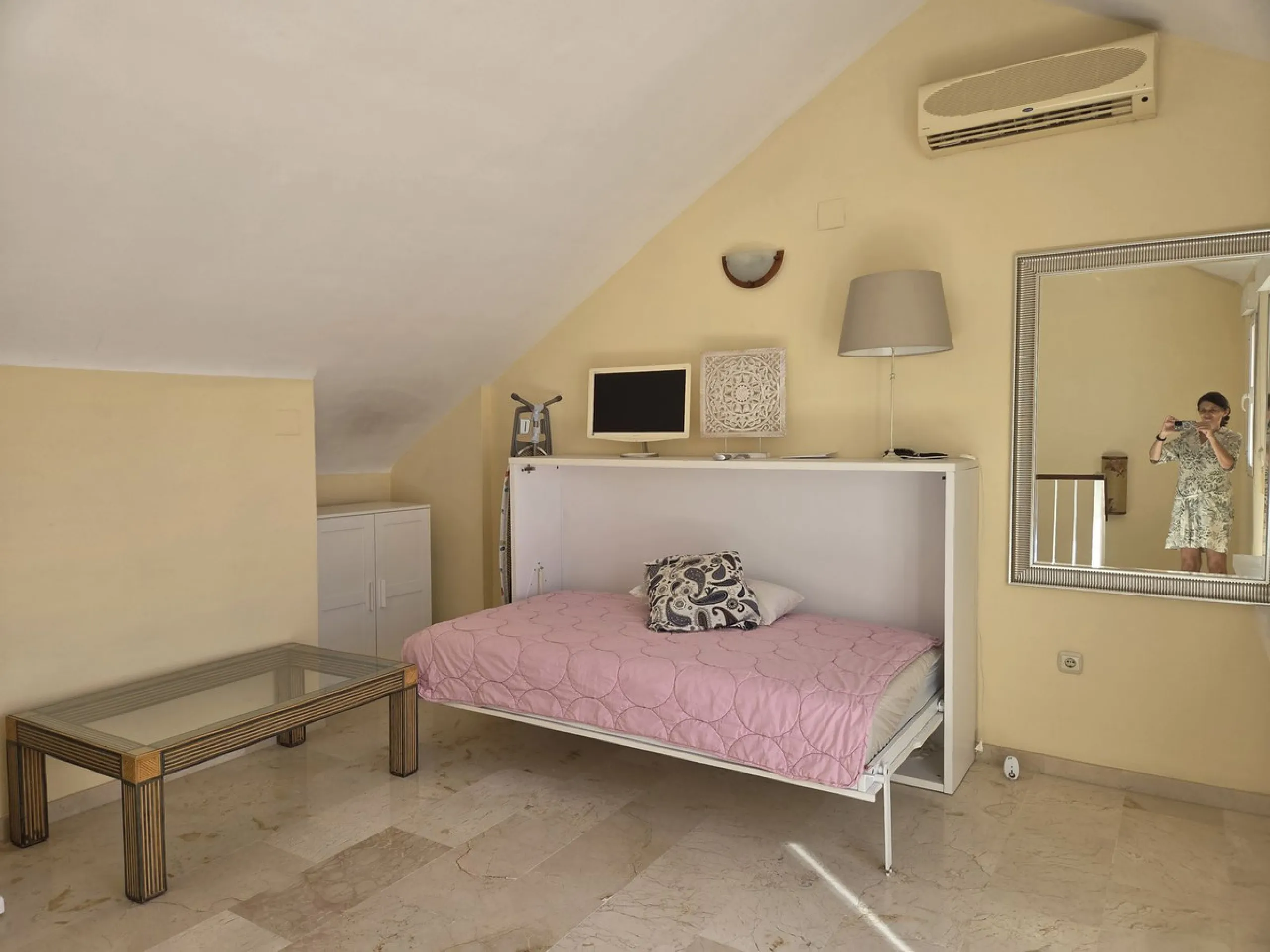House - Townhouse в продаже в Marbella, Málaga. В доме 4 спален и 2 ванных комнат. Площадь дома 232 м²