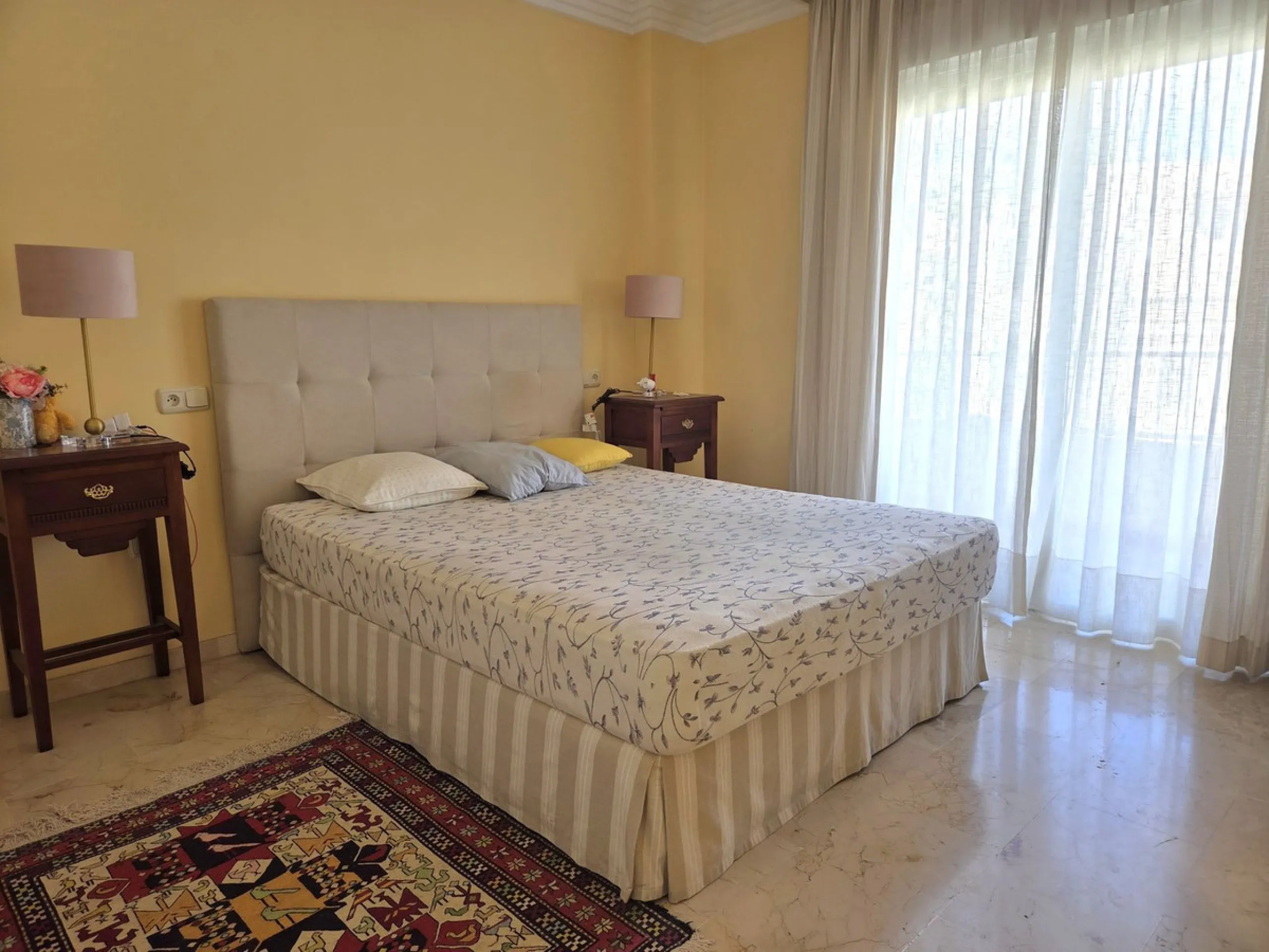 House - Townhouse в продаже в Marbella, Málaga. В доме 4 спален и 2 ванных комнат. Площадь дома 232 м²