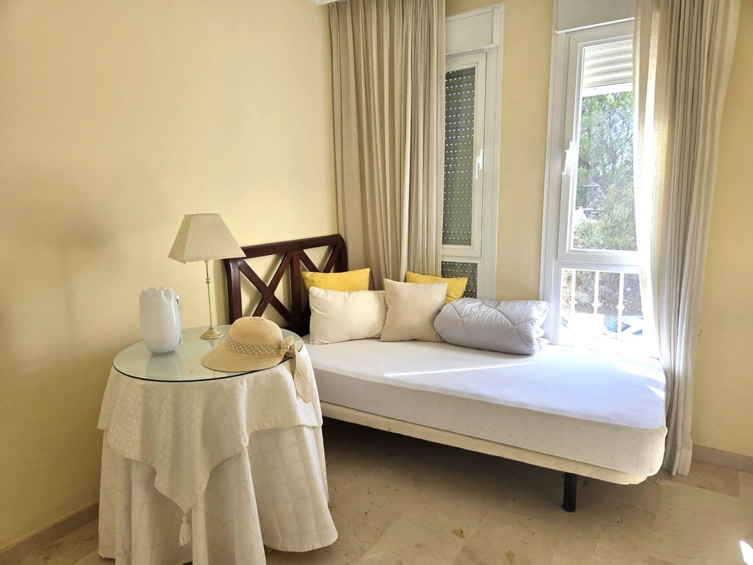 House - Townhouse в продаже в Marbella, Málaga. В доме 4 спален и 2 ванных комнат. Площадь дома 232 м²