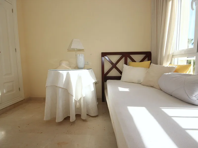 House - Townhouse в продаже в Marbella, Málaga. В доме 4 спален и 2 ванных комнат. Площадь дома 232 м²