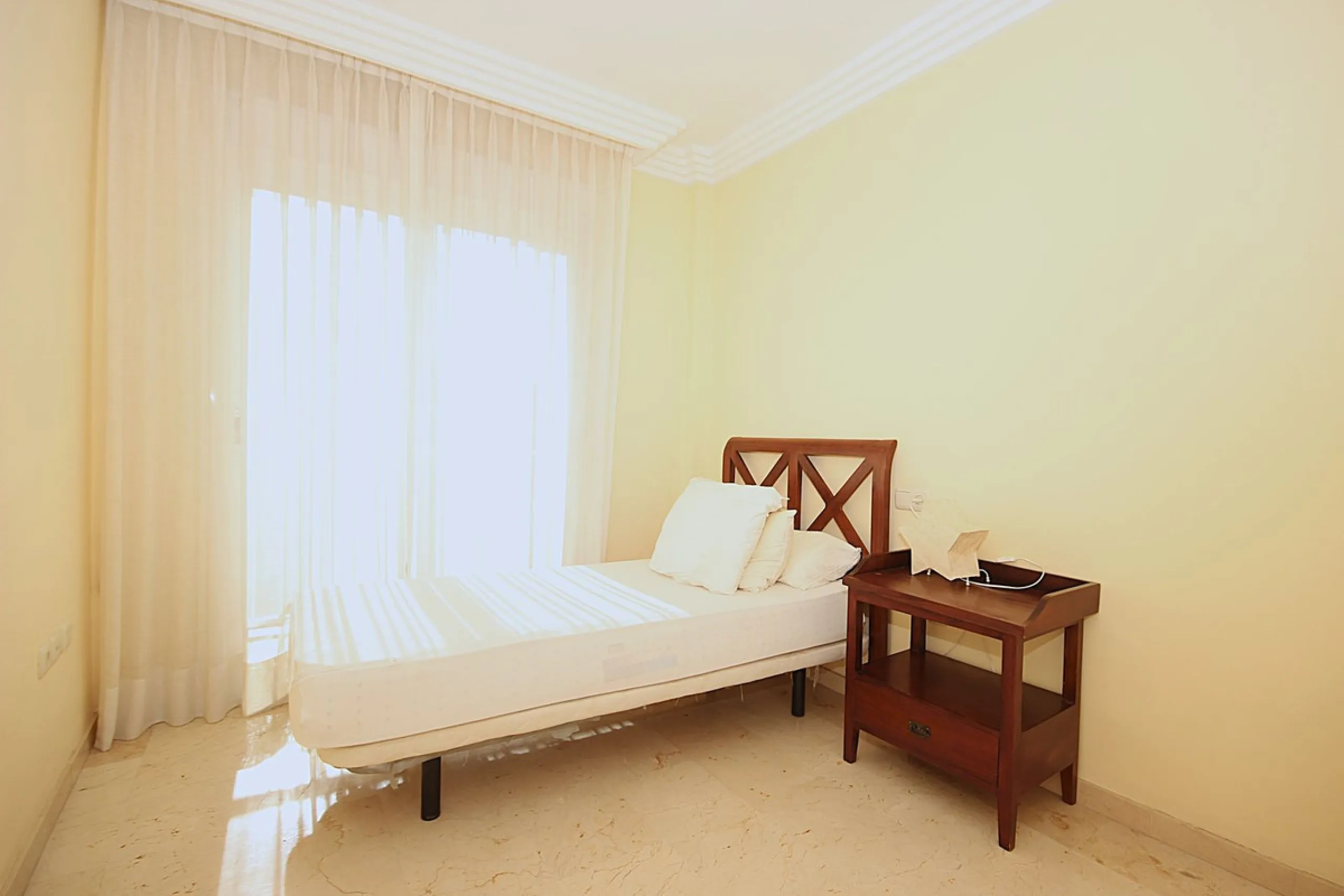 House - Townhouse в продаже в Marbella, Málaga. В доме 4 спален и 2 ванных комнат. Площадь дома 232 м²