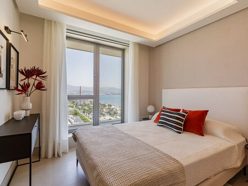 This brand new apartment is located on the 15th floor of the emblematic Málaga Towers, recently finished.
