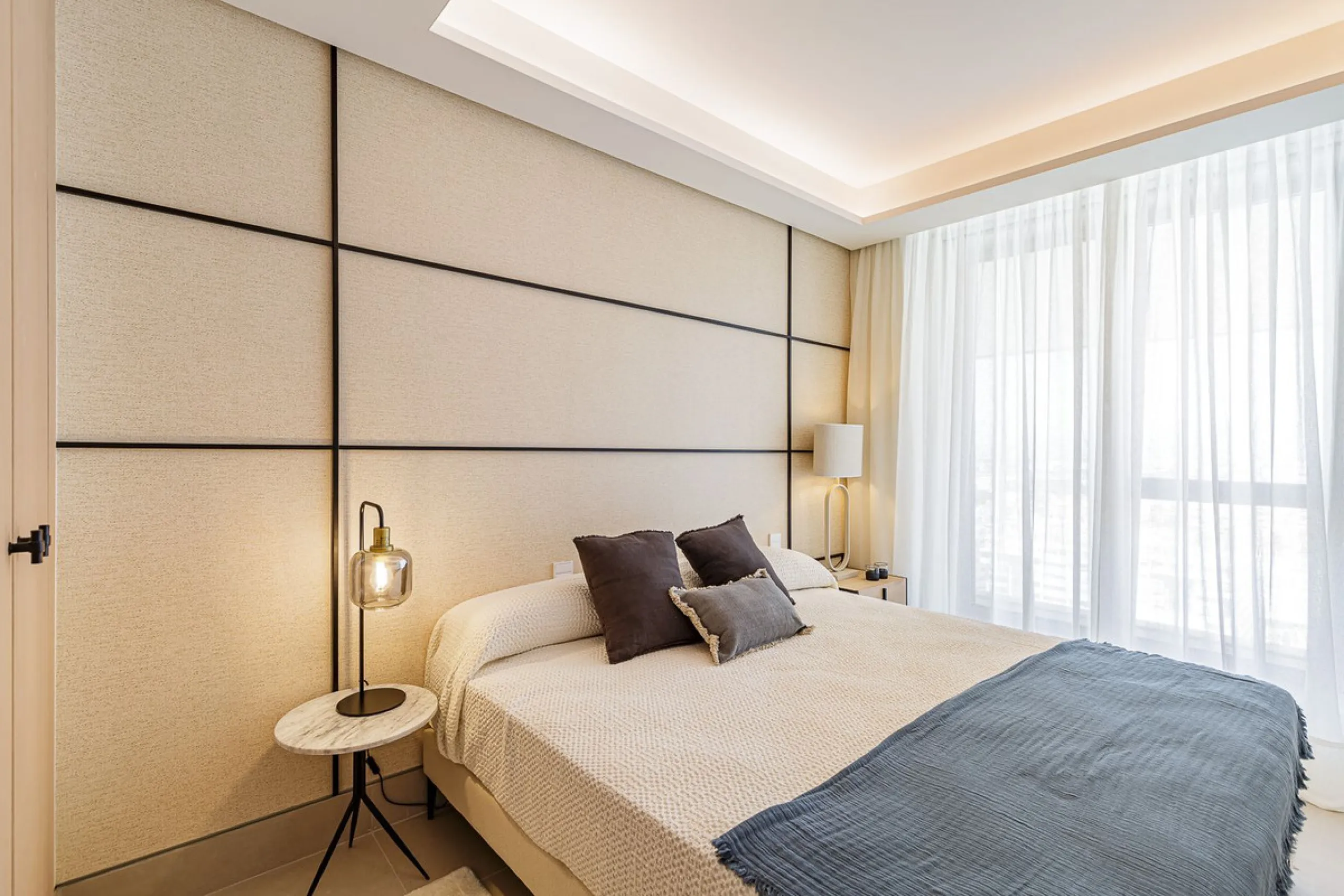 This brand new apartment is located on the 15th floor of the emblematic Málaga Towers, recently finished.