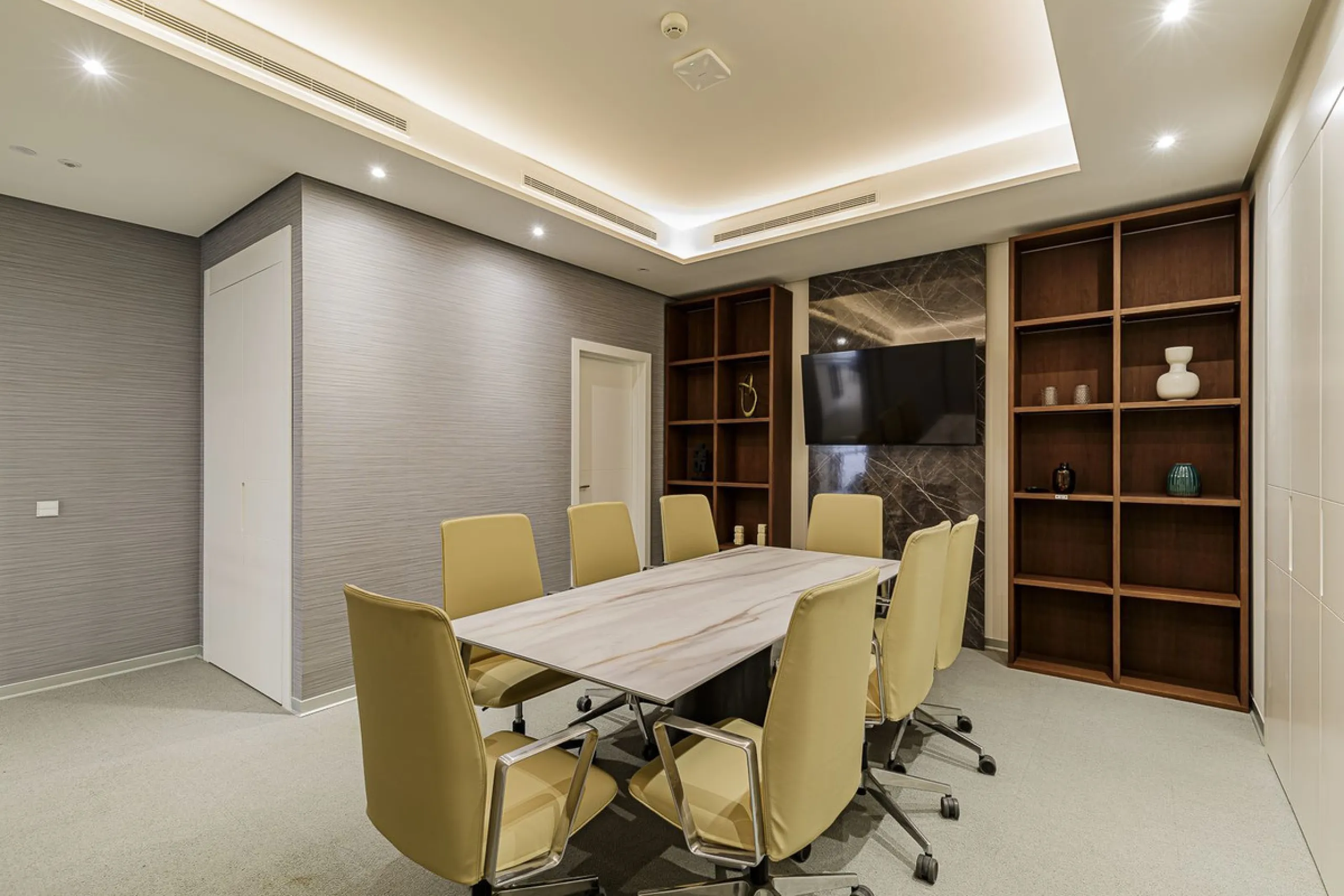 This brand new apartment is located on the 15th floor of the emblematic Málaga Towers, recently finished.