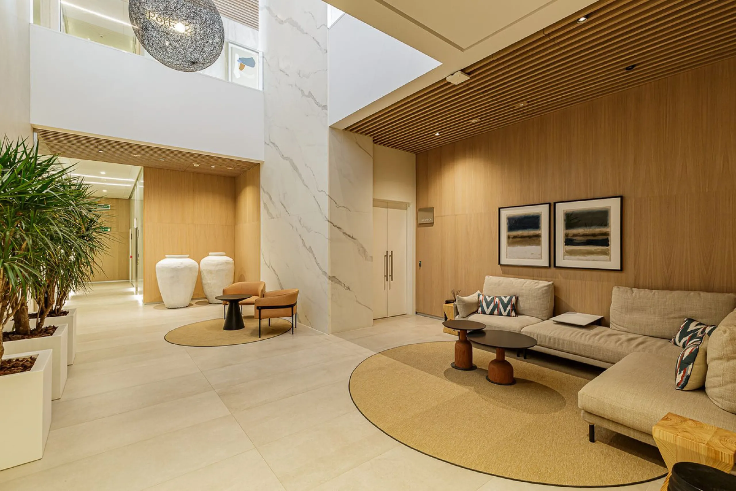This brand new apartment is located on the 15th floor of the emblematic Málaga Towers, recently finished.