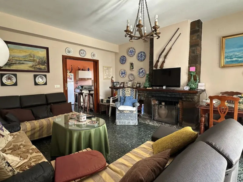 House - Detached Villa в продаже в Rincón de la Victoria, Málaga. В доме 4 спален и 2 ванных комнат. Площадь дома 182 м². Площадь участка 750 м²