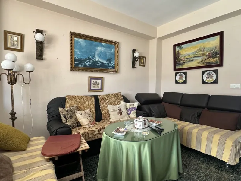 House - Detached Villa в продаже в Rincón de la Victoria, Málaga. В доме 4 спален и 2 ванных комнат. Площадь дома 182 м². Площадь участка 750 м²