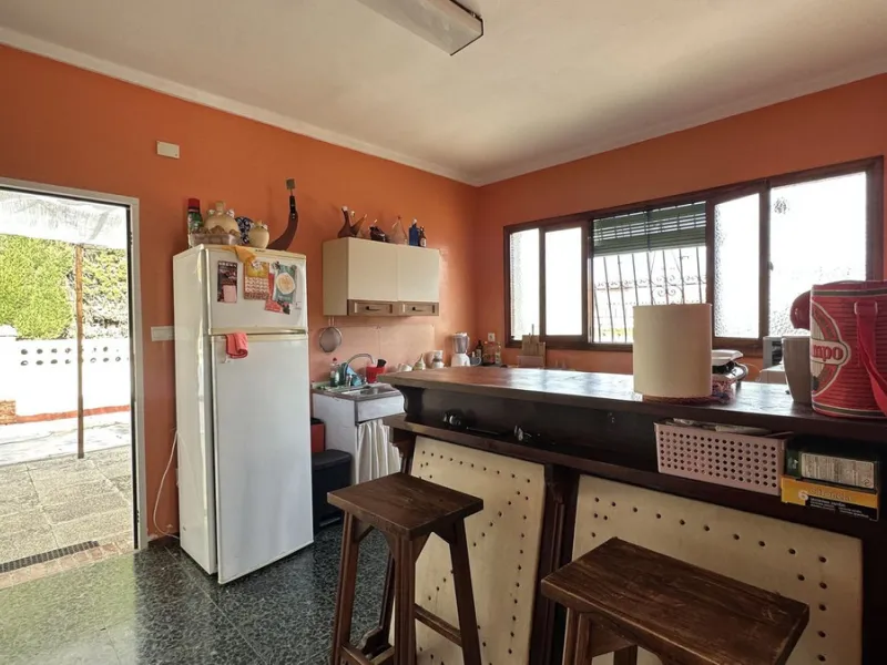 House - Detached Villa в продаже в Rincón de la Victoria, Málaga. В доме 4 спален и 2 ванных комнат. Площадь дома 182 м². Площадь участка 750 м²
