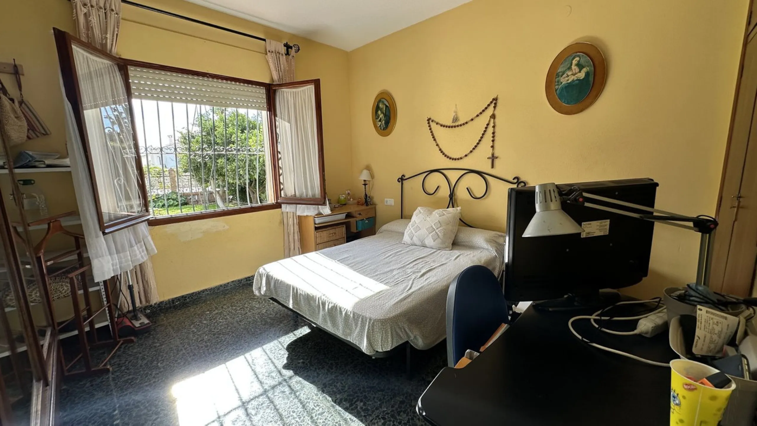 House - Detached Villa в продаже в Rincón de la Victoria, Málaga. В доме 4 спален и 2 ванных комнат. Площадь дома 182 м². Площадь участка 750 м²