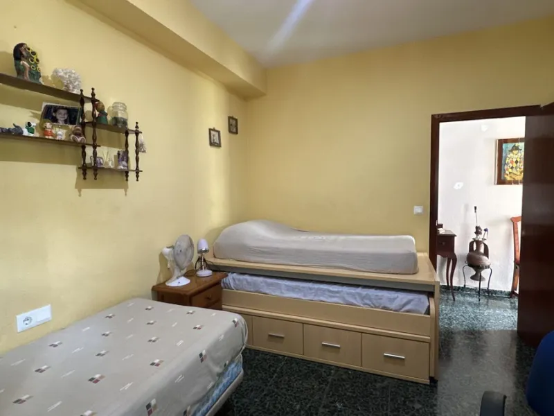 House - Detached Villa в продаже в Rincón de la Victoria, Málaga. В доме 4 спален и 2 ванных комнат. Площадь дома 182 м². Площадь участка 750 м²