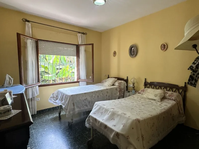 House - Detached Villa в продаже в Rincón de la Victoria, Málaga. В доме 4 спален и 2 ванных комнат. Площадь дома 182 м². Площадь участка 750 м²