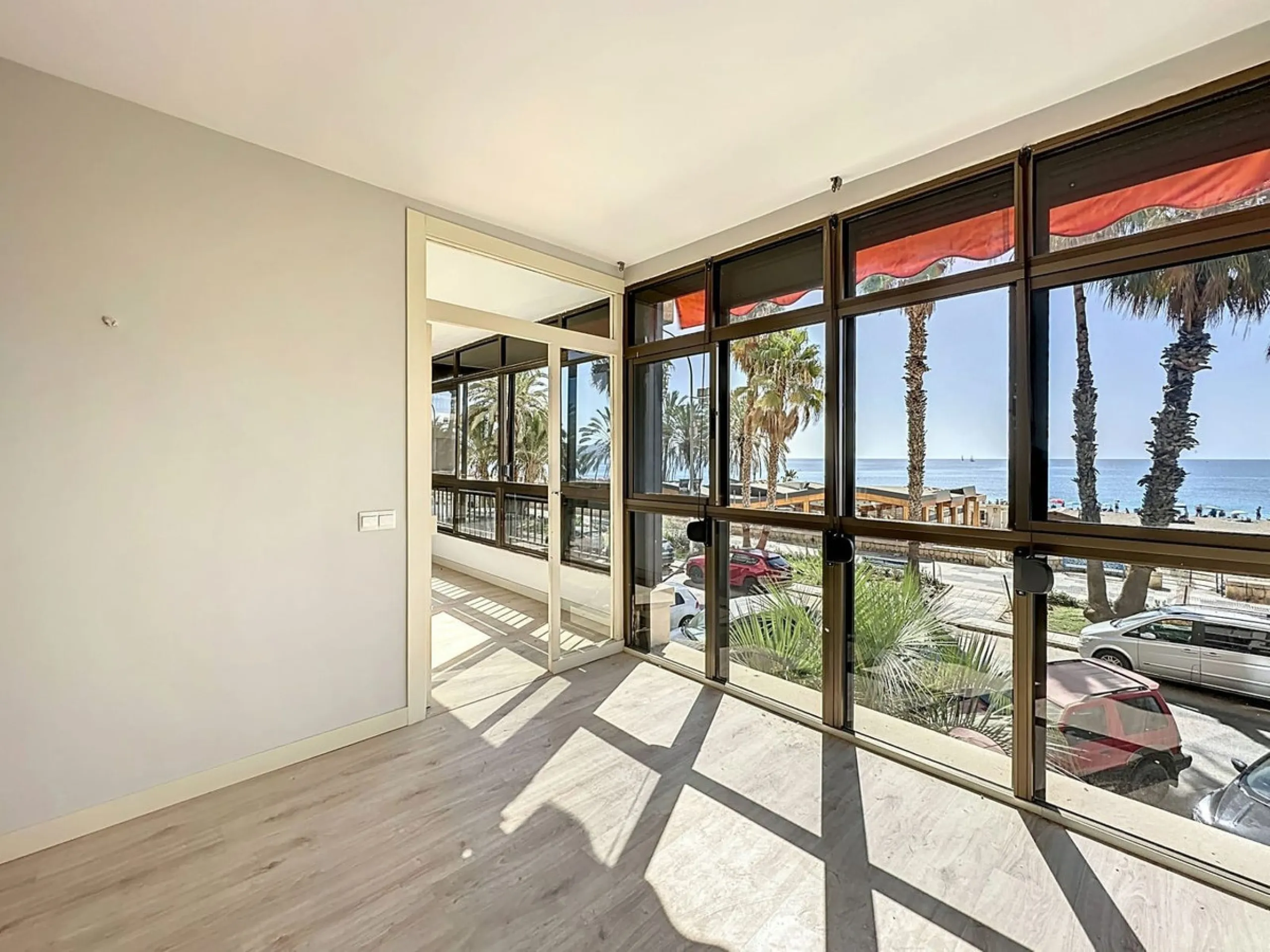 Apartment - Middle Floor Apartment в продаже в Málaga, Málaga. В доме 2 спален и 1 ванных комнат. Площадь дома 75 м²