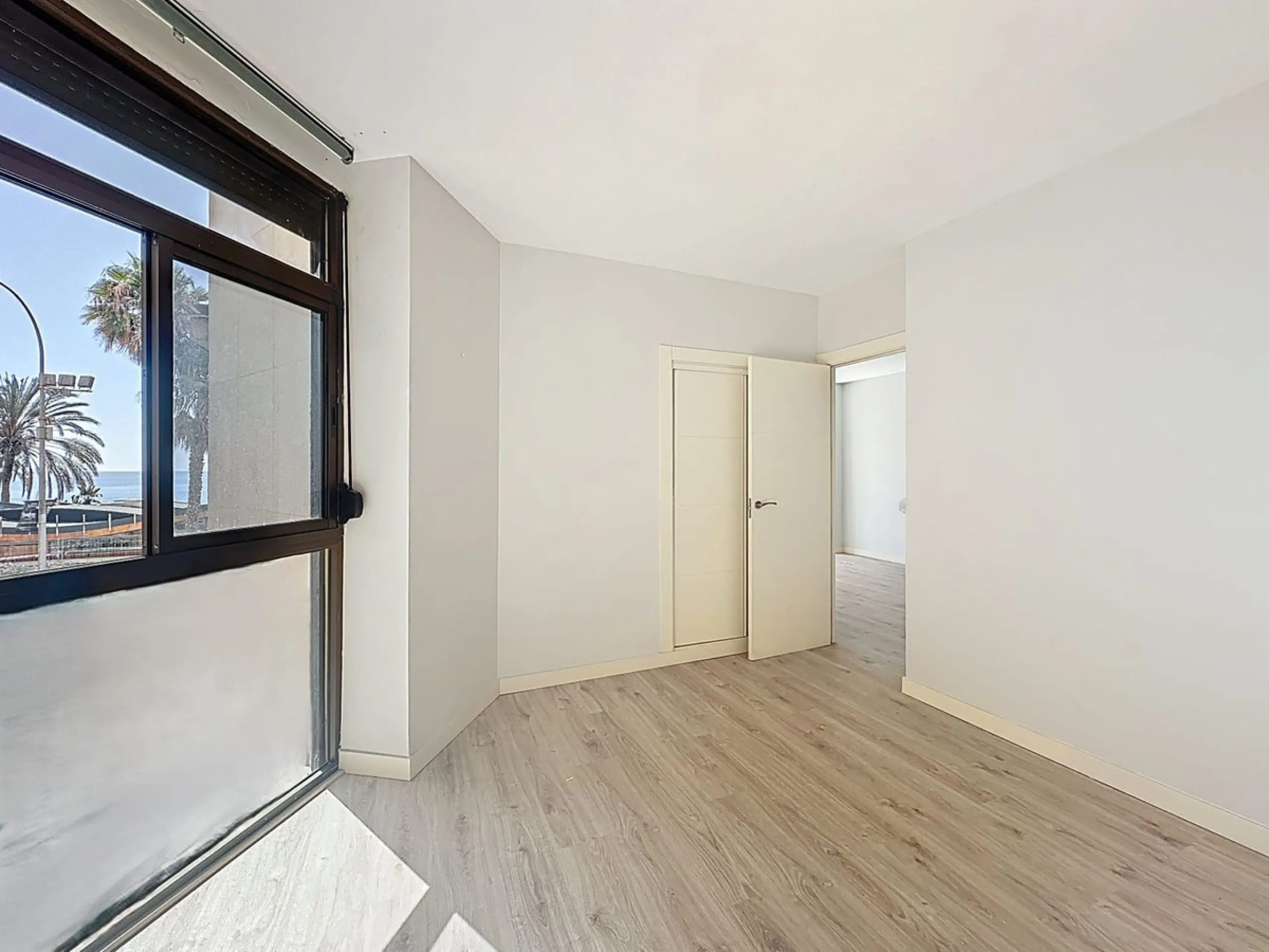 Apartment - Middle Floor Apartment в продаже в Málaga, Málaga. В доме 2 спален и 1 ванных комнат. Площадь дома 75 м²
