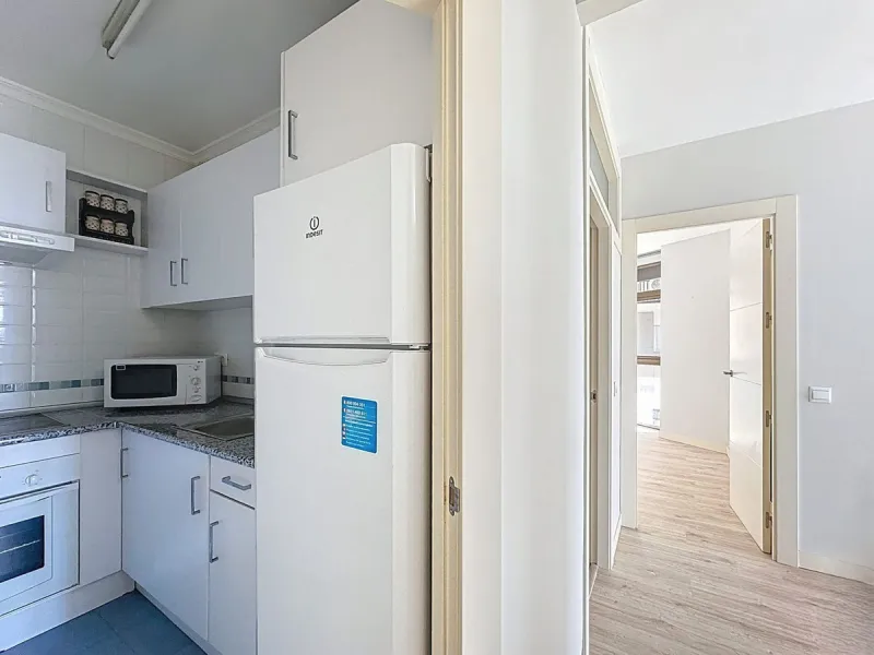 Apartment - Middle Floor Apartment в продаже в Málaga, Málaga. В доме 2 спален и 1 ванных комнат. Площадь дома 75 м²