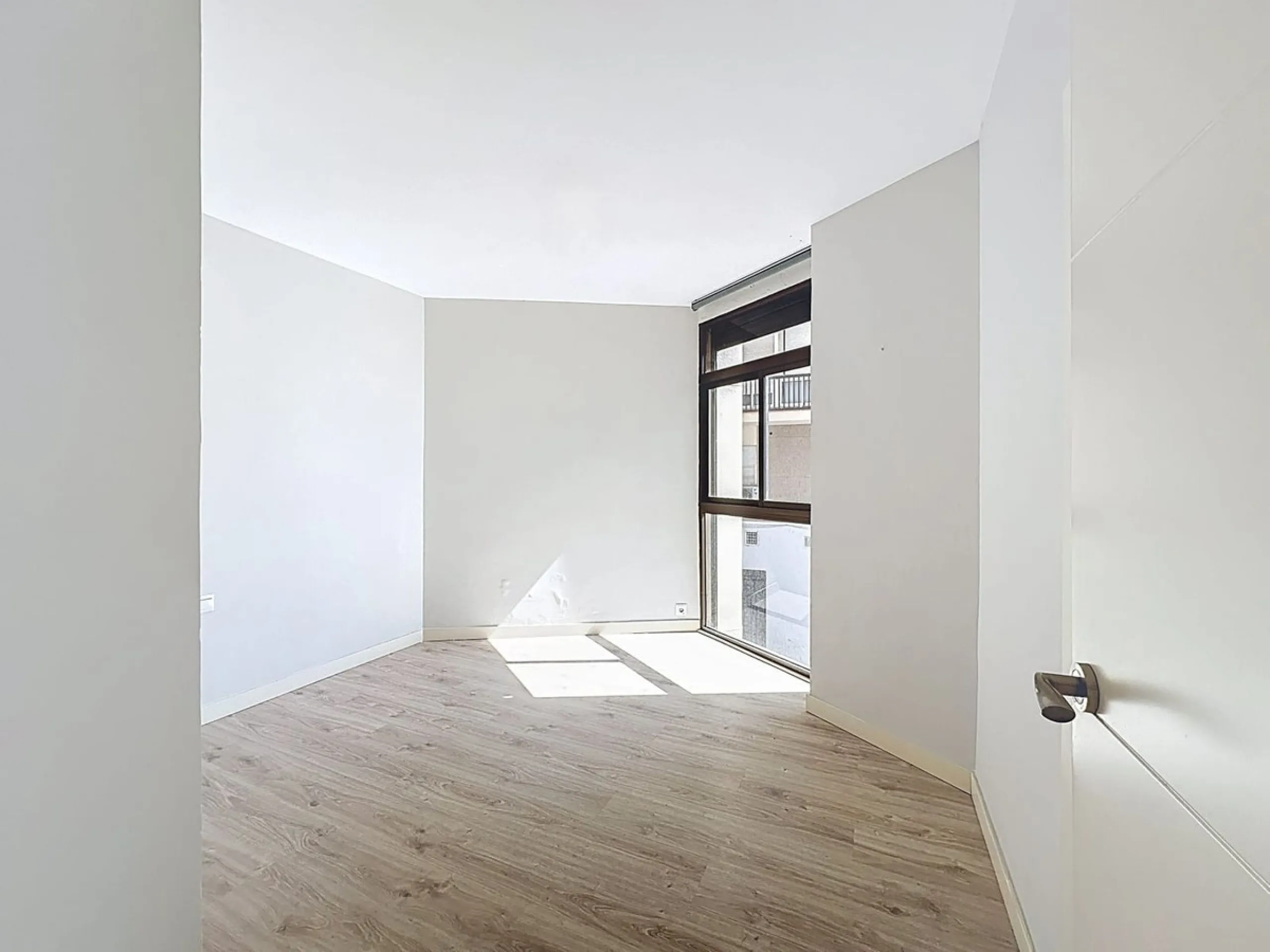 Apartment - Middle Floor Apartment в продаже в Málaga, Málaga. В доме 2 спален и 1 ванных комнат. Площадь дома 75 м²