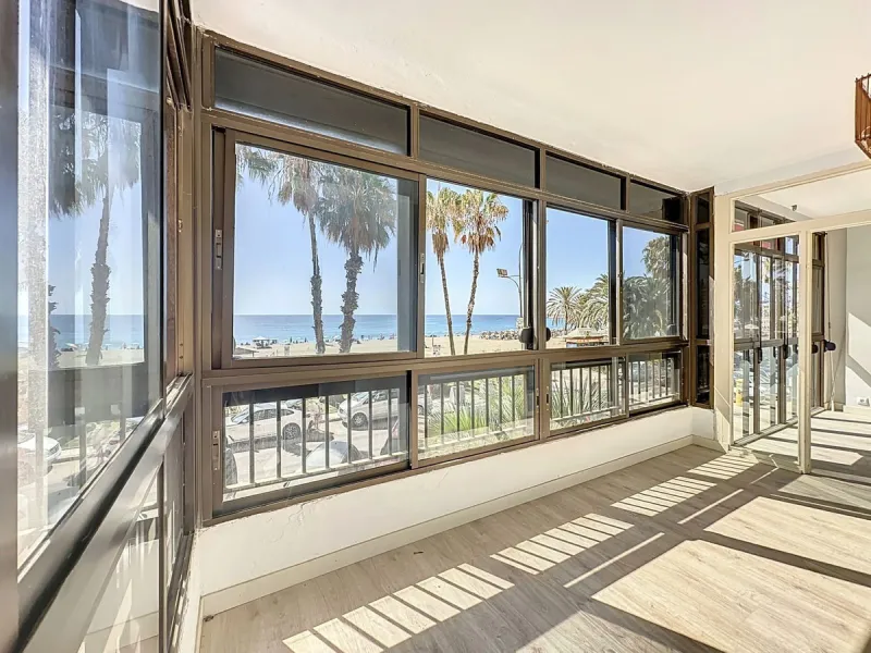 Apartment - Middle Floor Apartment в продаже в Málaga, Málaga. В доме 2 спален и 1 ванных комнат. Площадь дома 75 м²