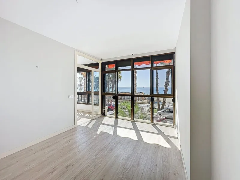 Apartment - Middle Floor Apartment в продаже в Málaga, Málaga. В доме 2 спален и 1 ванных комнат. Площадь дома 75 м²