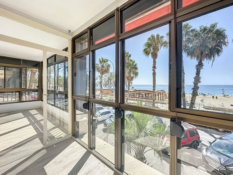 Apartment - Middle Floor Apartment в продаже в Málaga, Málaga. В доме 2 спален и 1 ванных комнат. Площадь дома 75 м²
