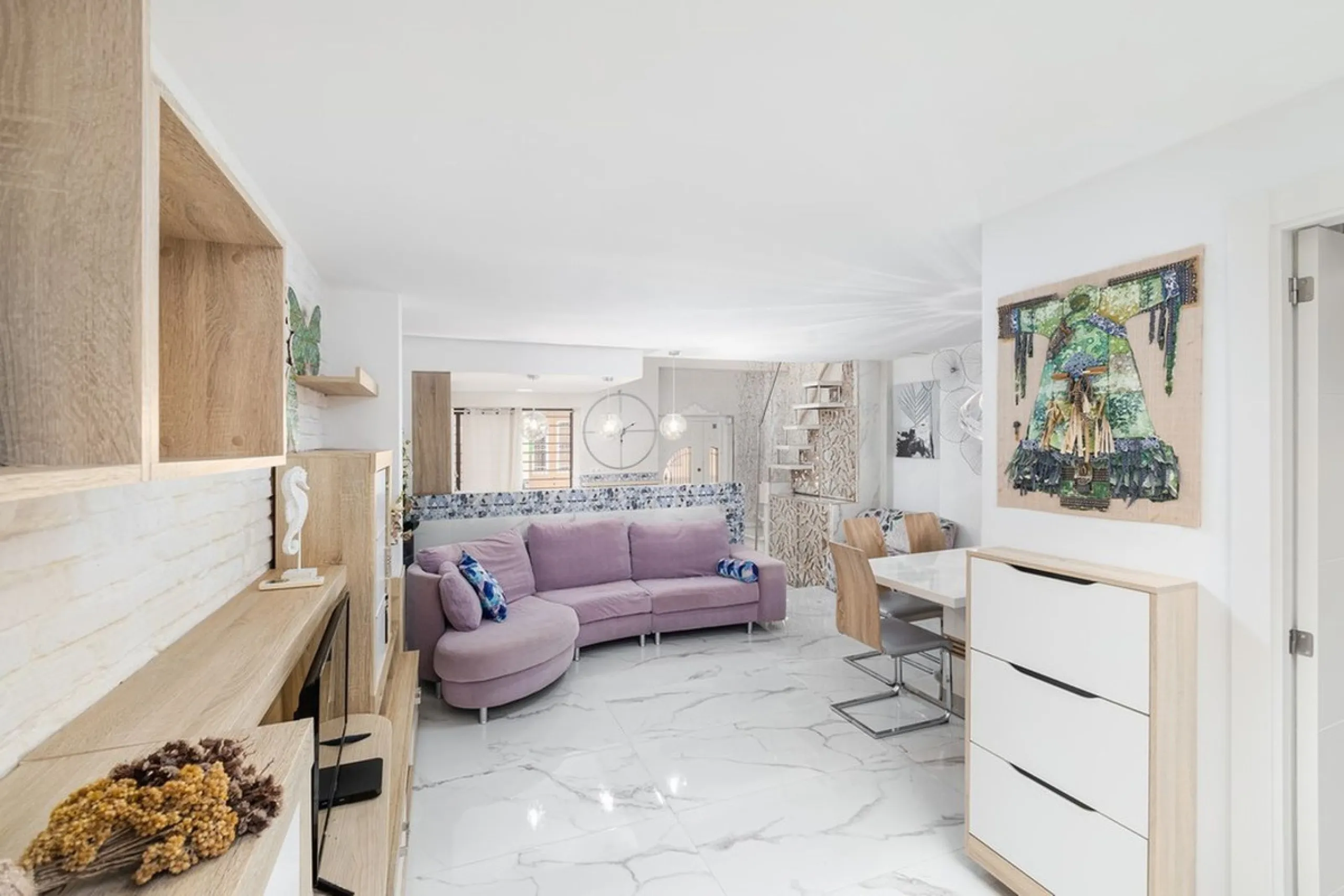 House - Townhouse в продаже в Málaga, Málaga. В доме 3 спален и 2 ванных комнат. Площадь дома 80 м²