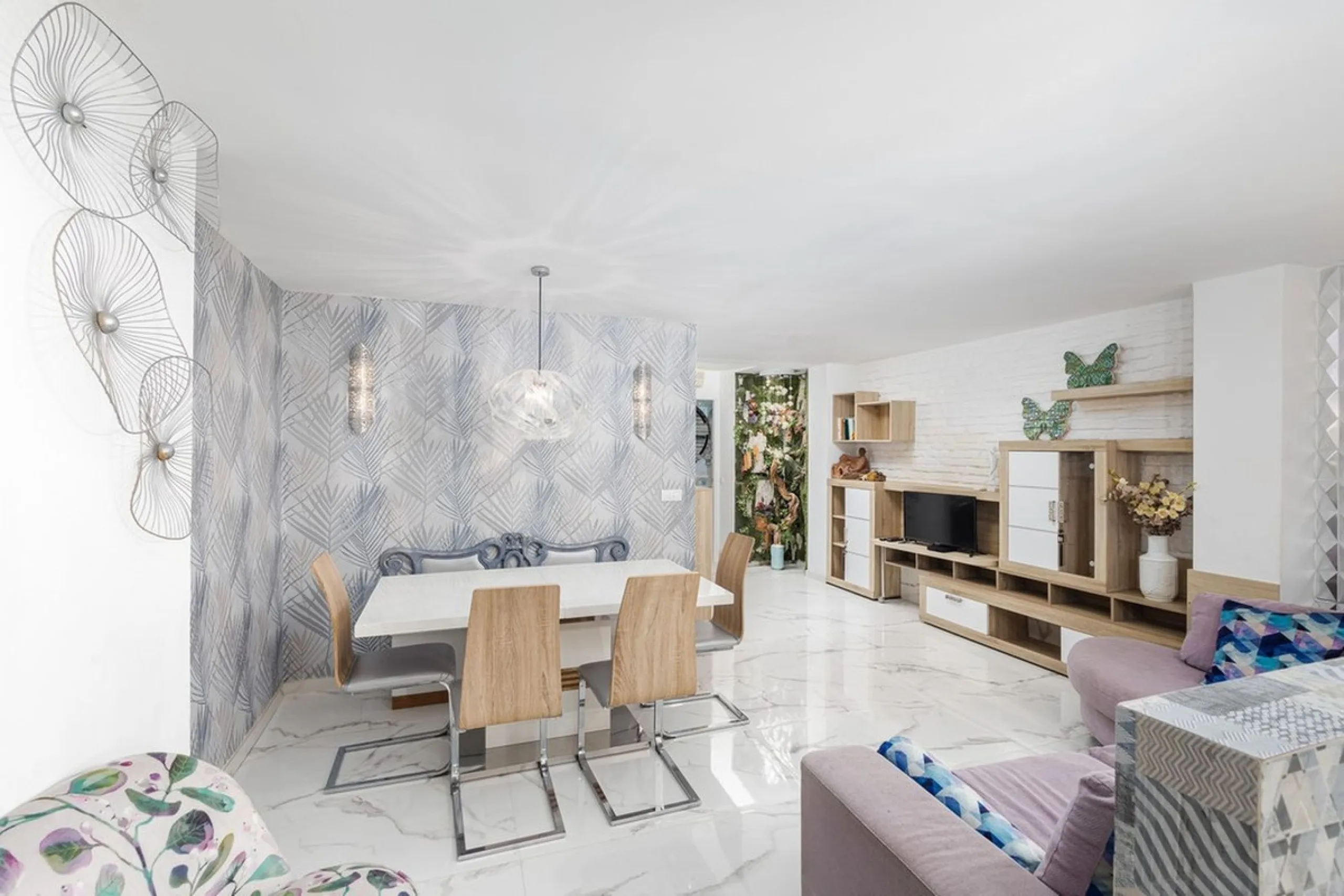 House - Townhouse в продаже в Málaga, Málaga. В доме 3 спален и 2 ванных комнат. Площадь дома 80 м²