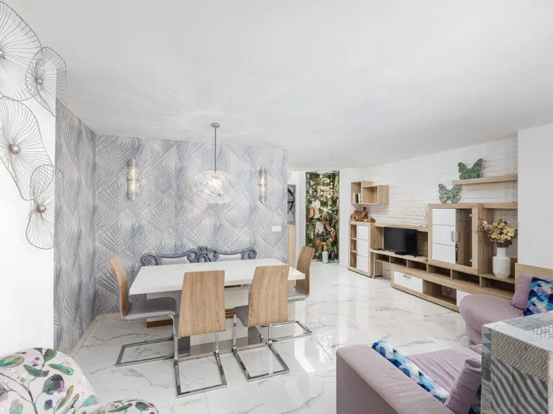 House - Townhouse в продаже в Málaga, Málaga. В доме 3 спален и 2 ванных комнат. Площадь дома 80 м²