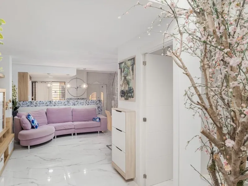 House - Townhouse в продаже в Málaga, Málaga. В доме 3 спален и 2 ванных комнат. Площадь дома 80 м²