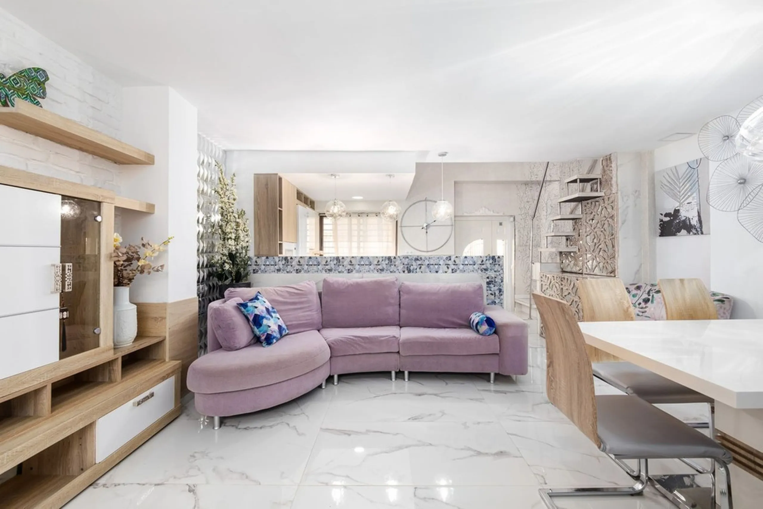 House - Townhouse в продаже в Málaga, Málaga. В доме 3 спален и 2 ванных комнат. Площадь дома 80 м²