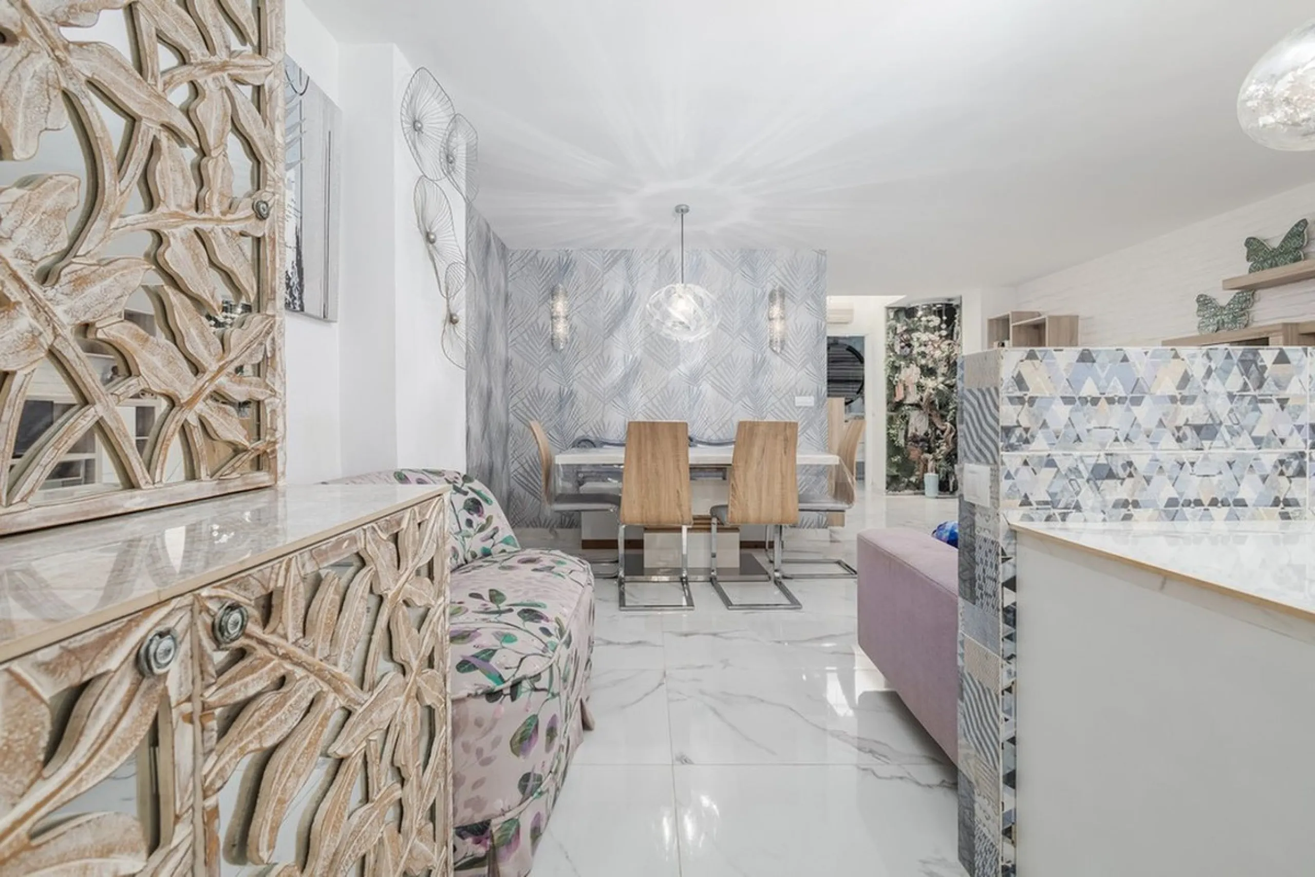 House - Townhouse в продаже в Málaga, Málaga. В доме 3 спален и 2 ванных комнат. Площадь дома 80 м²