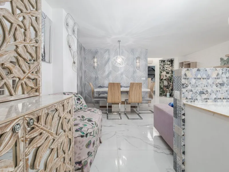 House - Townhouse в продаже в Málaga, Málaga. В доме 3 спален и 2 ванных комнат. Площадь дома 80 м²