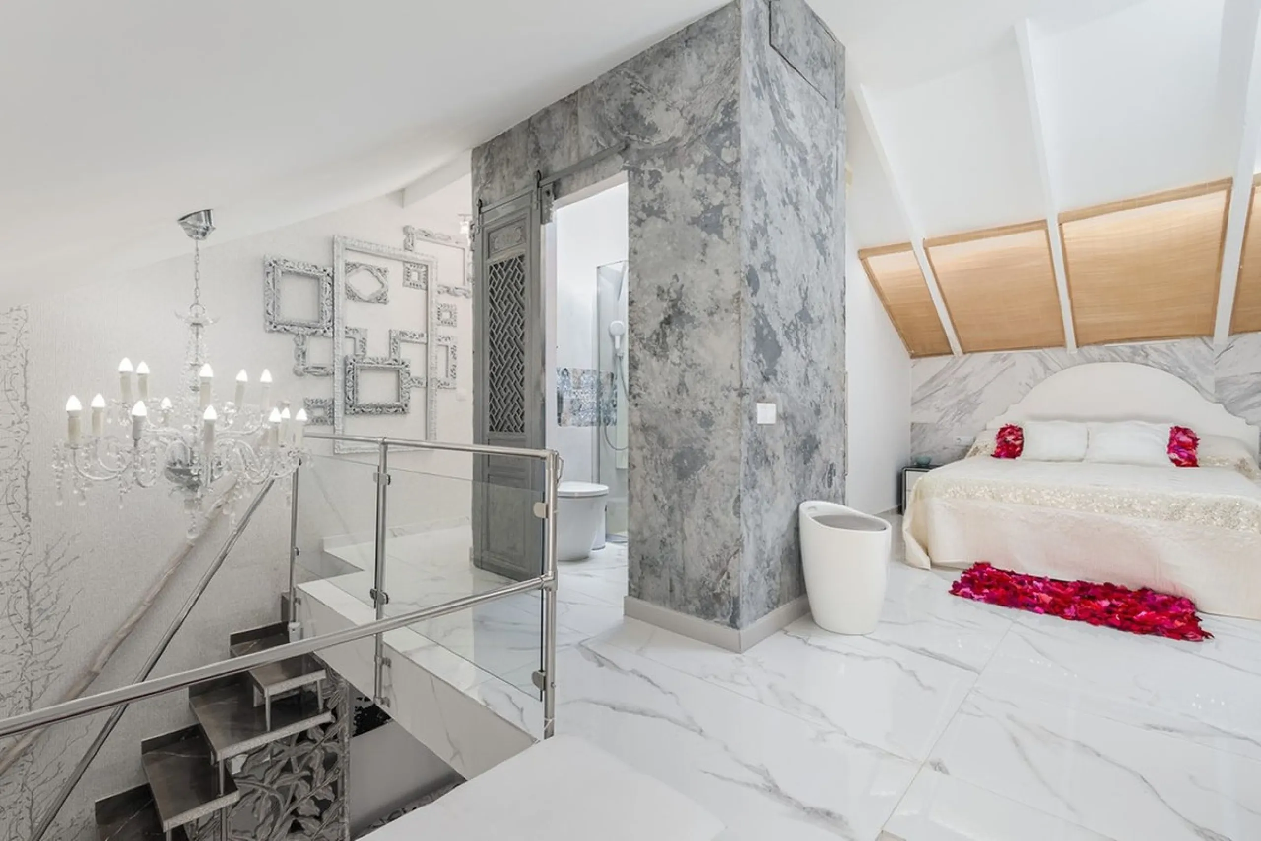 House - Townhouse в продаже в Málaga, Málaga. В доме 3 спален и 2 ванных комнат. Площадь дома 80 м²