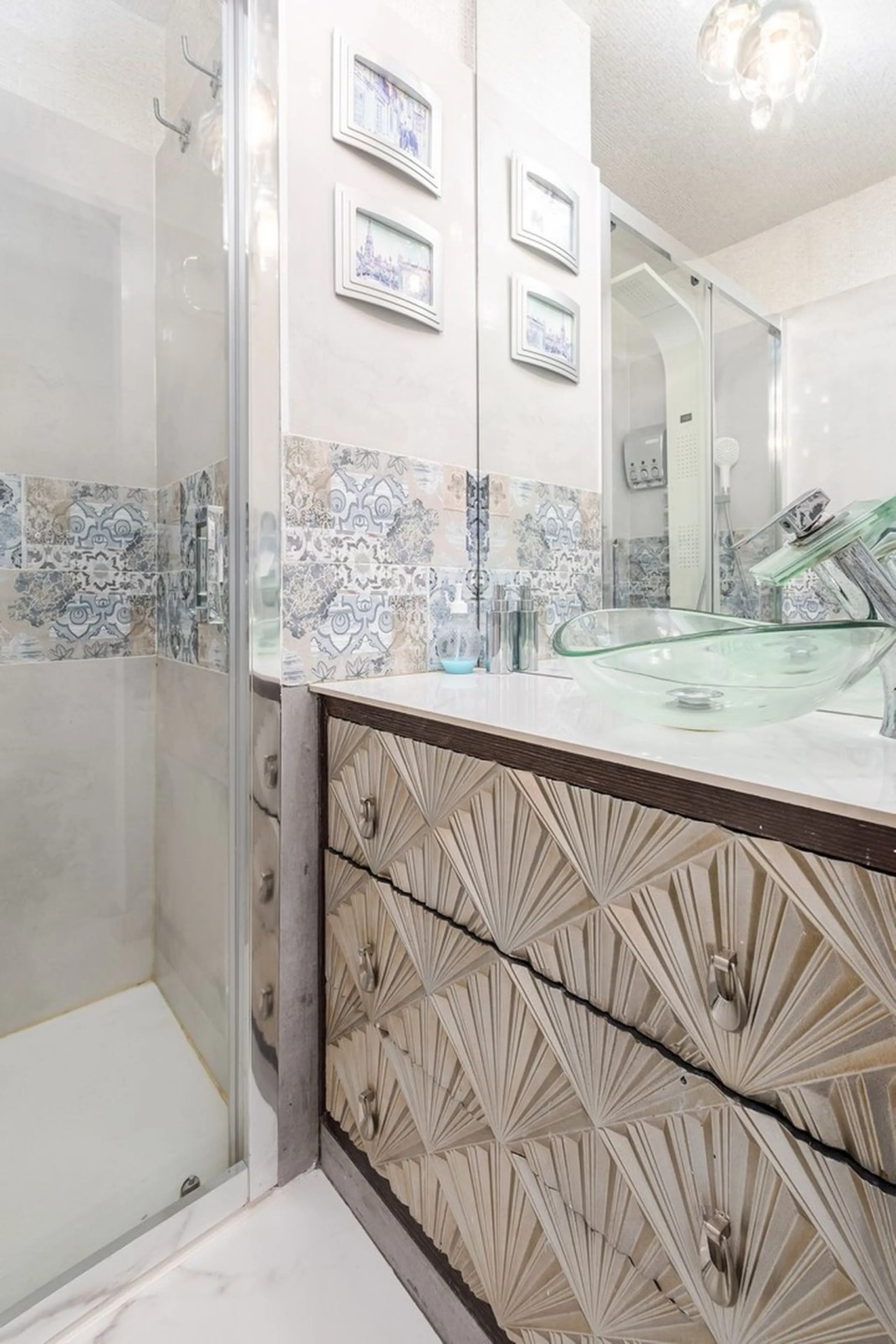House - Townhouse в продаже в Málaga, Málaga. В доме 3 спален и 2 ванных комнат. Площадь дома 80 м²
