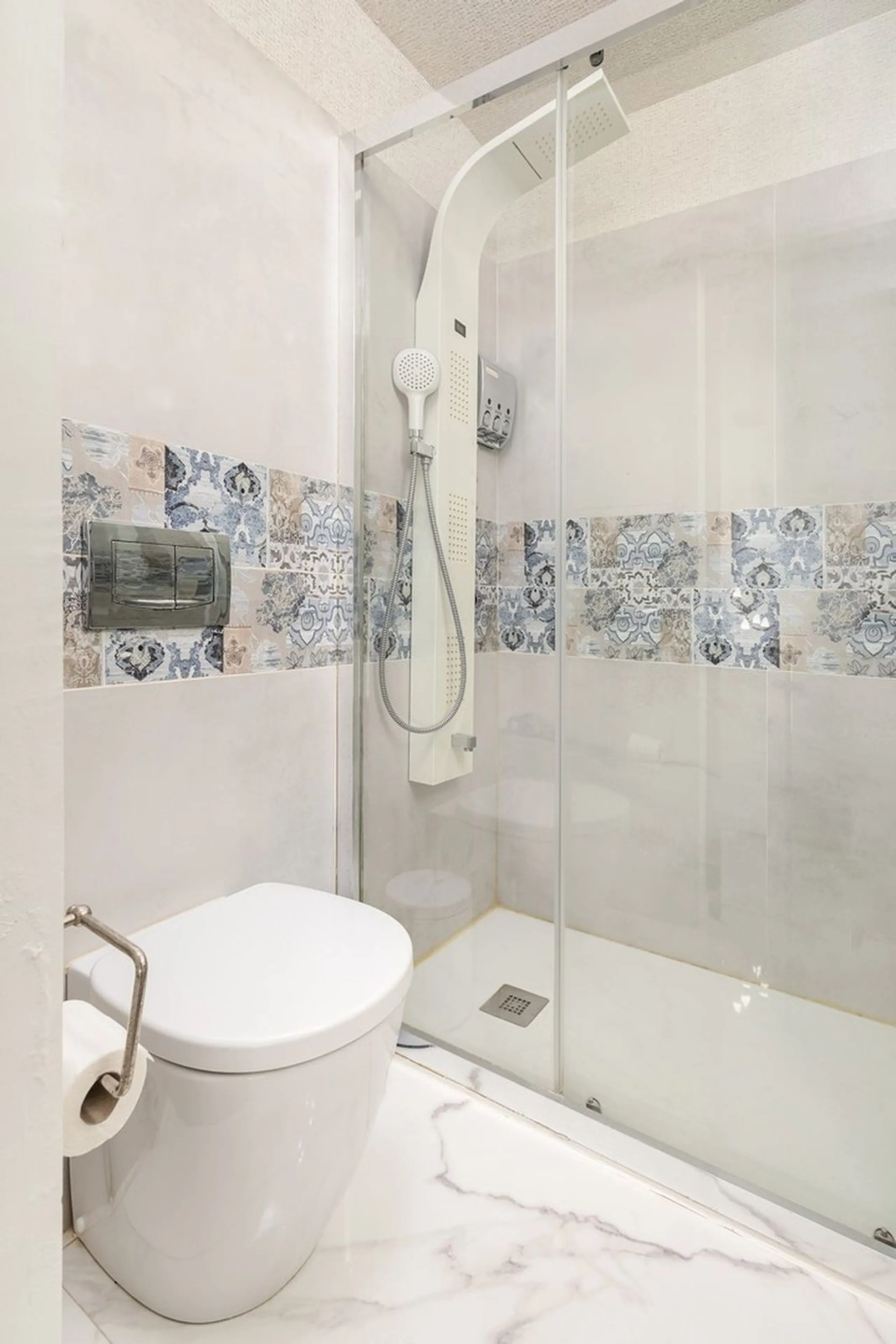House - Townhouse в продаже в Málaga, Málaga. В доме 3 спален и 2 ванных комнат. Площадь дома 80 м²