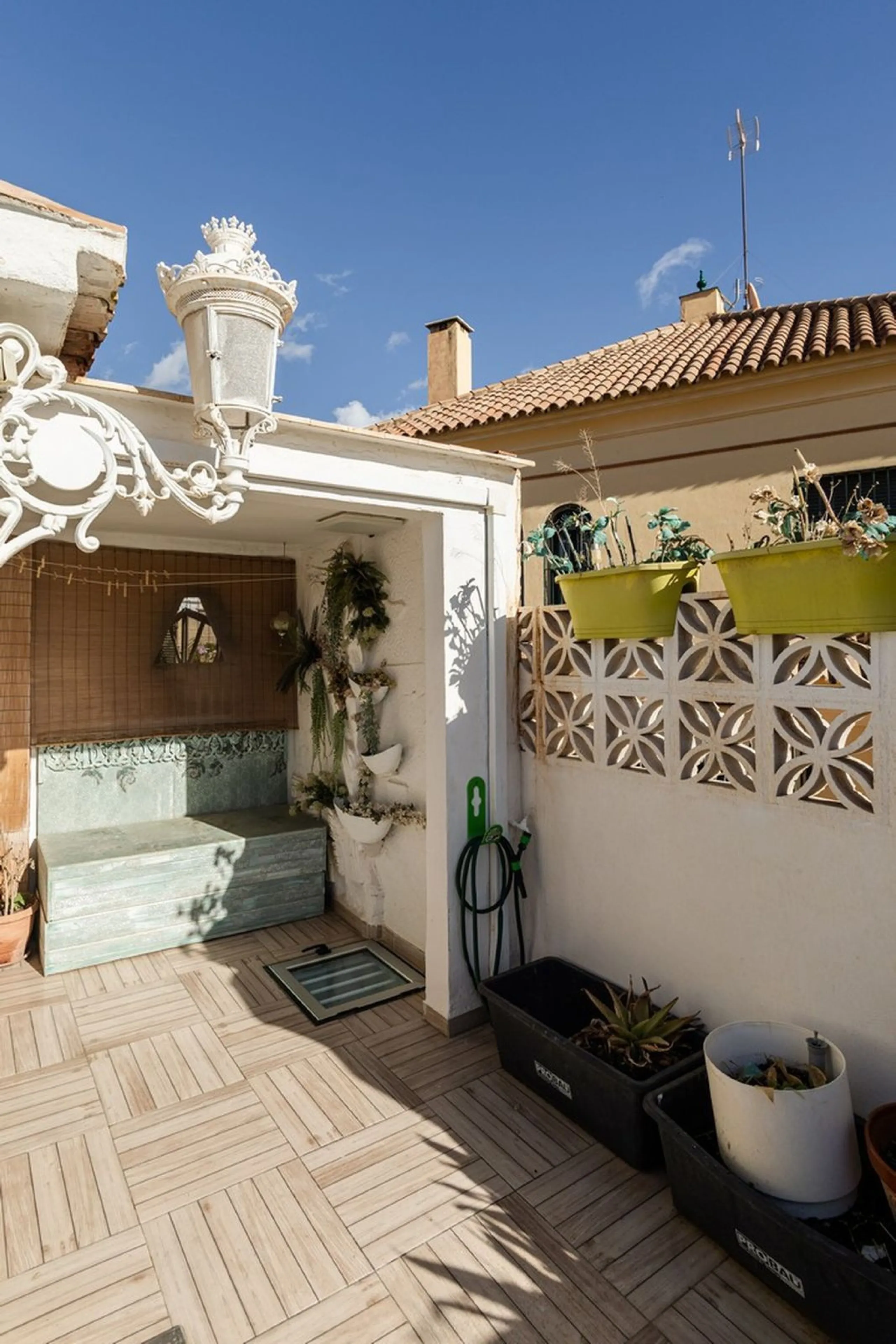 House - Townhouse в продаже в Málaga, Málaga. В доме 3 спален и 2 ванных комнат. Площадь дома 80 м²