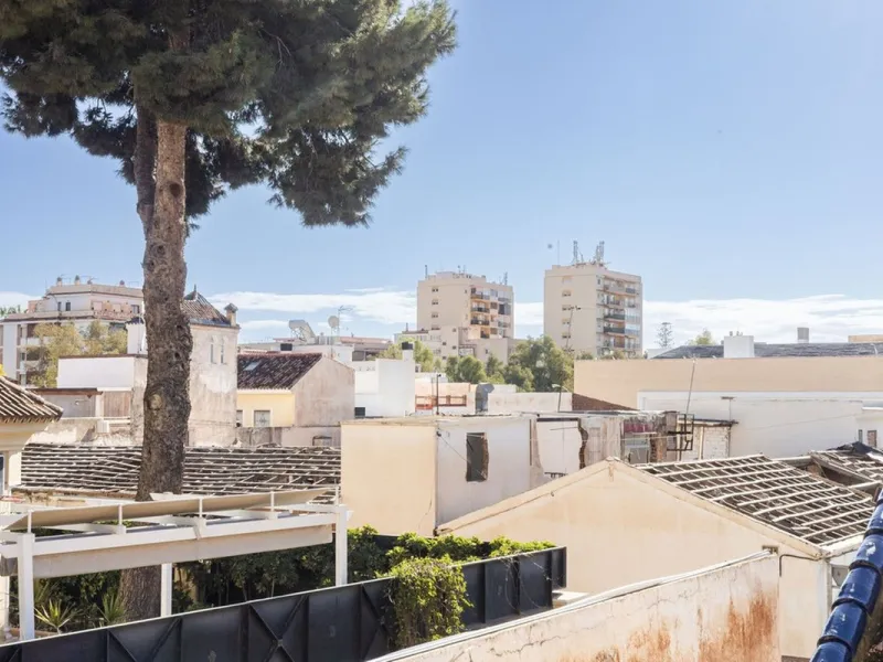 House - Townhouse в продаже в Málaga, Málaga. В доме 3 спален и 2 ванных комнат. Площадь дома 80 м²