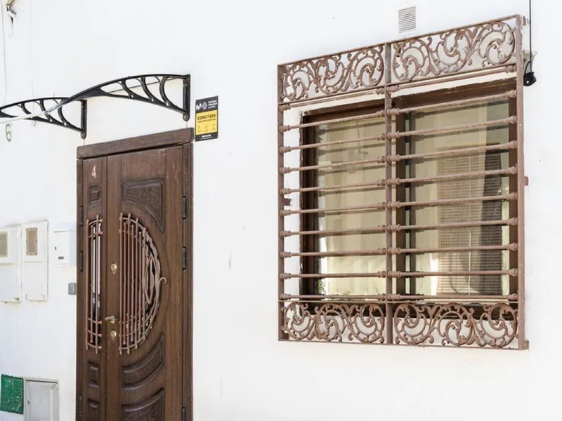 House - Townhouse в продаже в Málaga, Málaga. В доме 3 спален и 2 ванных комнат. Площадь дома 80 м²
